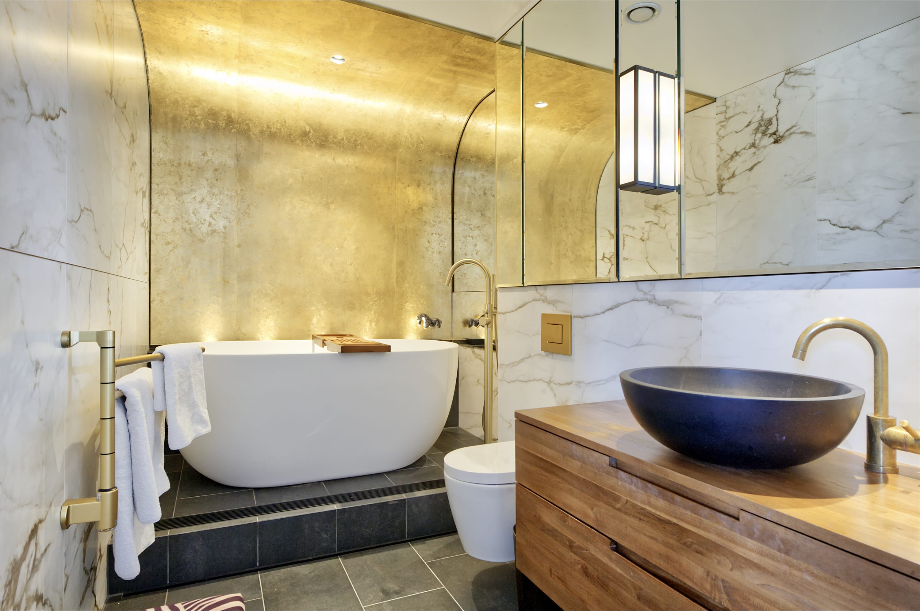 View Stunning 2 bedroom apartment in Little Venice West London in Randolph Crescent W9 1DR Stunning 2 bedroom apartment in Little Venice West London in Randolph Crescent W9 1DR - Property image 6 - VivreStays