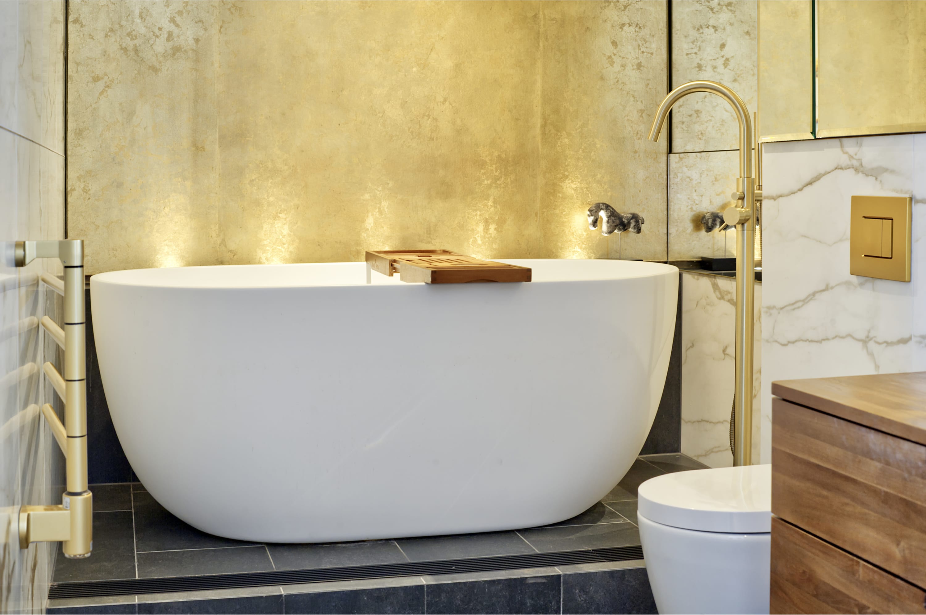 View Stunning 2 bedroom apartment in Little Venice West London in Randolph Crescent W9 1DR Stunning 2 bedroom apartment in Little Venice West London in Randolph Crescent W9 1DR - Property image 7 - VivreStays