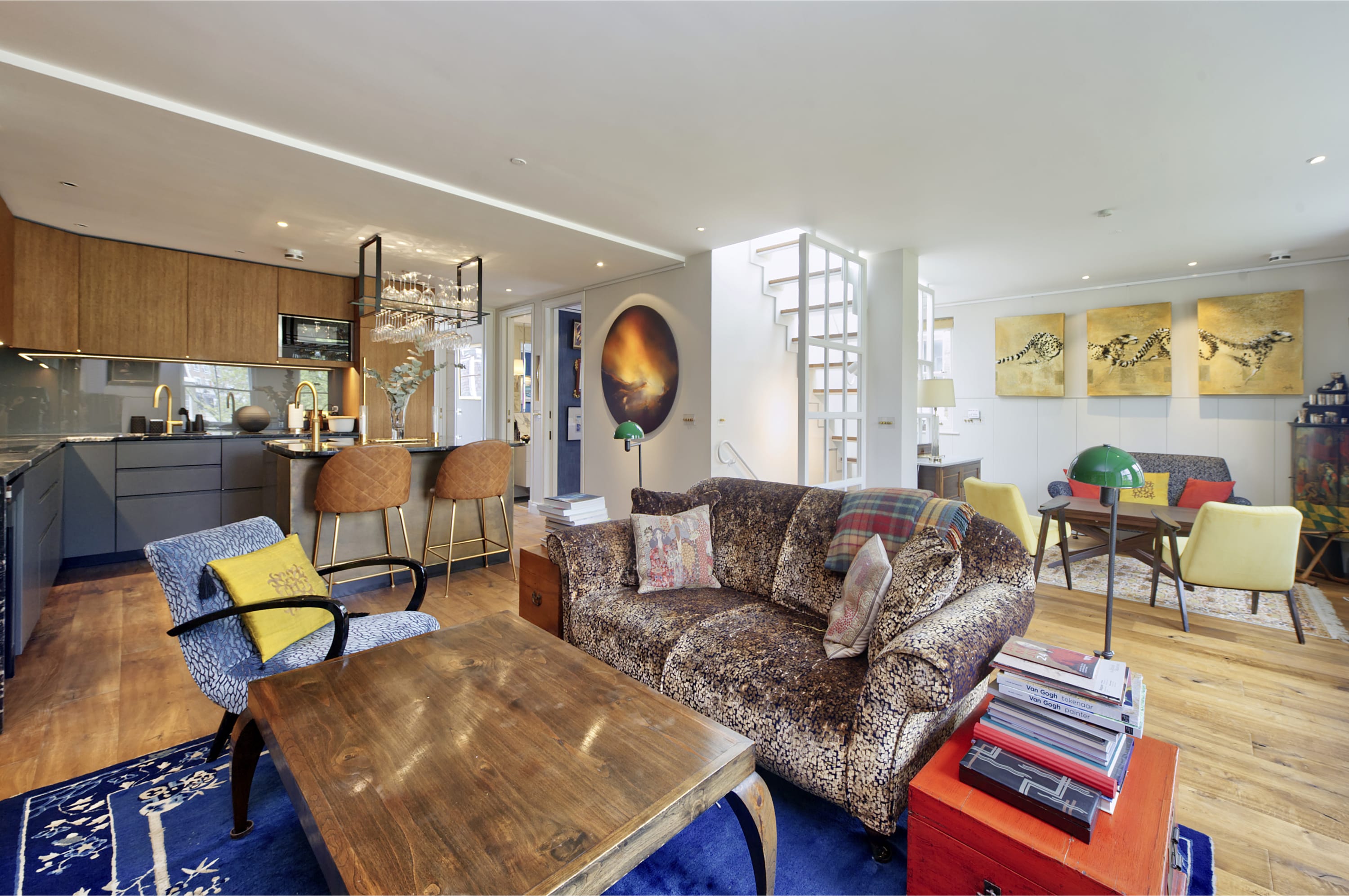 View Stunning 2 bedroom apartment in Little Venice West London in Randolph Crescent W9 1DR Stunning 2 bedroom apartment in Little Venice West London in Randolph Crescent W9 1DR - Property image 15 - VivreStays