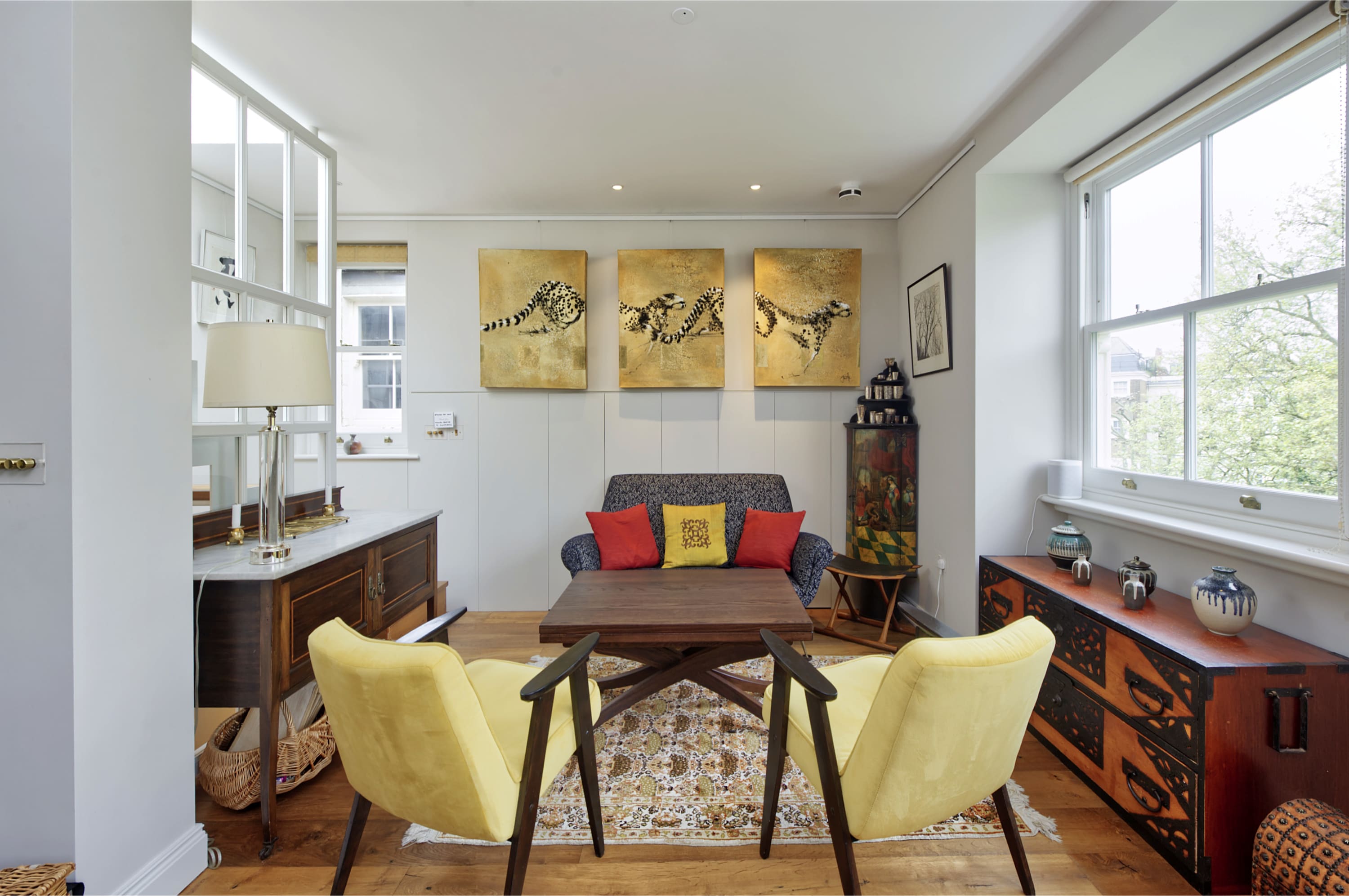 View Stunning 2 bedroom apartment in Little Venice West London in Randolph Crescent W9 1DR Stunning 2 bedroom apartment in Little Venice West London in Randolph Crescent W9 1DR - Property image 13 - VivreStays