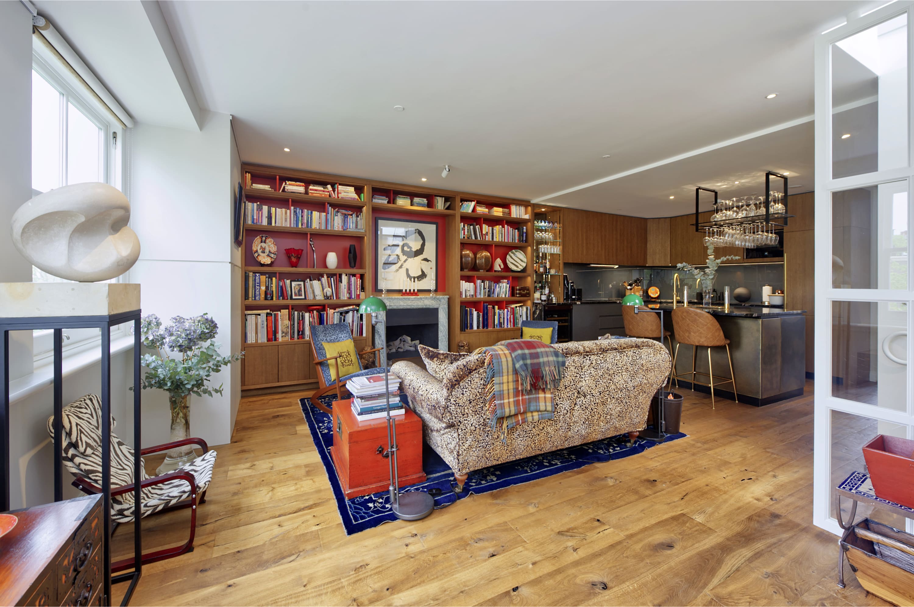 View Stunning 2 bedroom apartment in Little Venice West London in Randolph Crescent W9 1DR Stunning 2 bedroom apartment in Little Venice West London in Randolph Crescent W9 1DR - Property image 20 - VivreStays