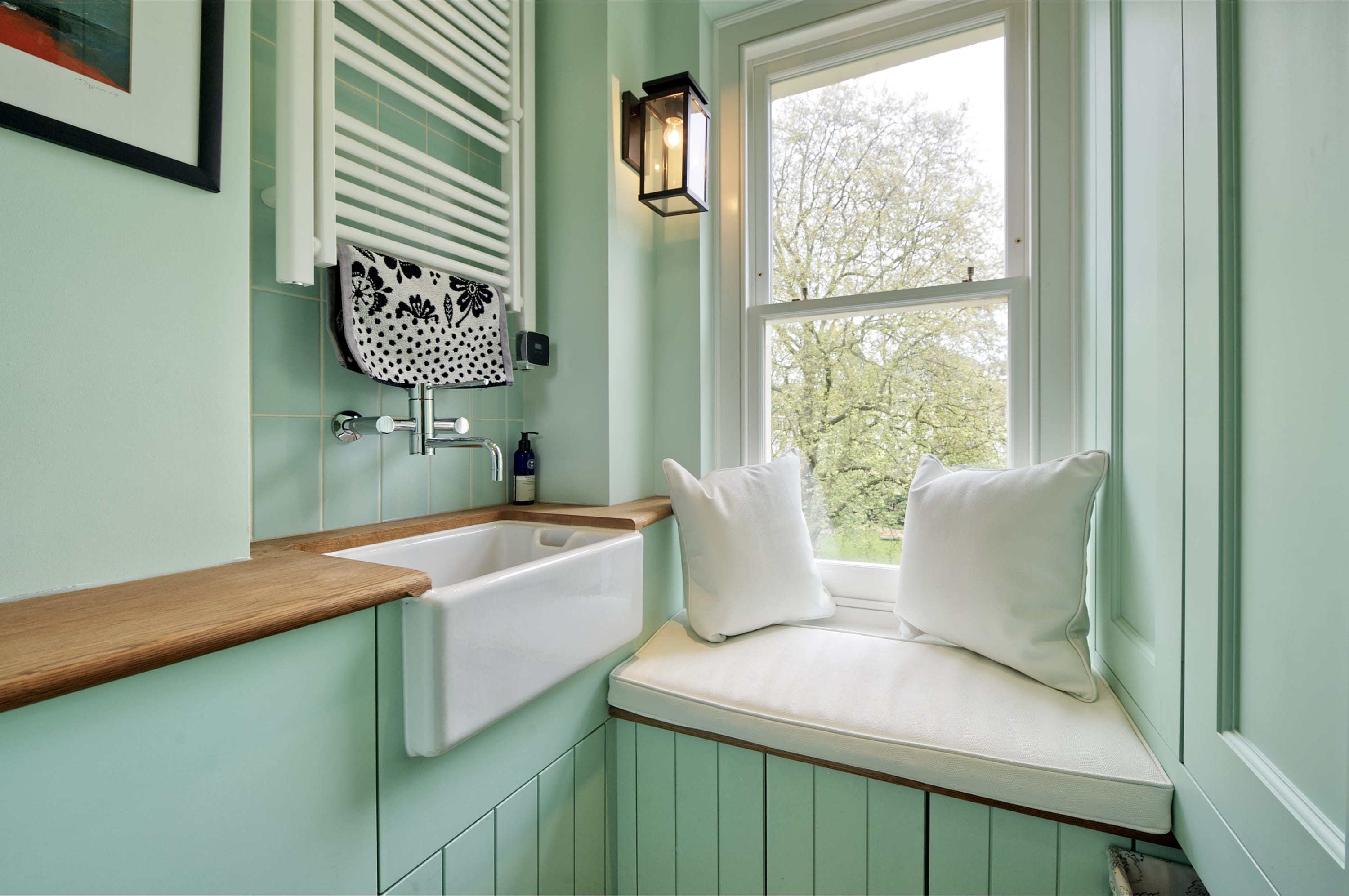 View Stunning 2 bedroom apartment in Little Venice West London in Randolph Crescent W9 1DR Stunning 2 bedroom apartment in Little Venice West London in Randolph Crescent W9 1DR - Property image 17 - VivreStays