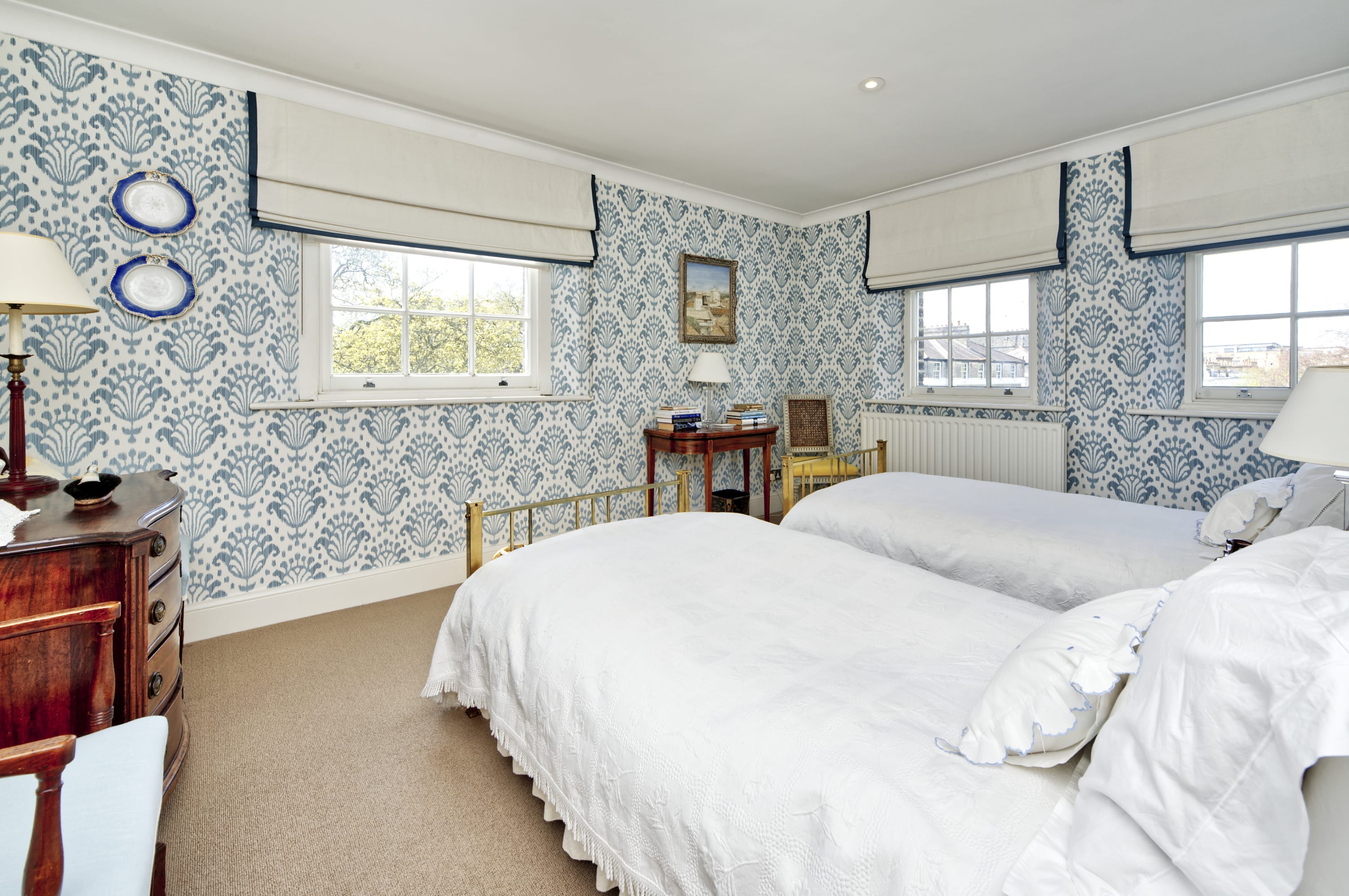 Beautiful & Spacious, 2 Bed in South Kensington in Onslow Square 38 SW7 3NS - Property image 9 - VivreStays