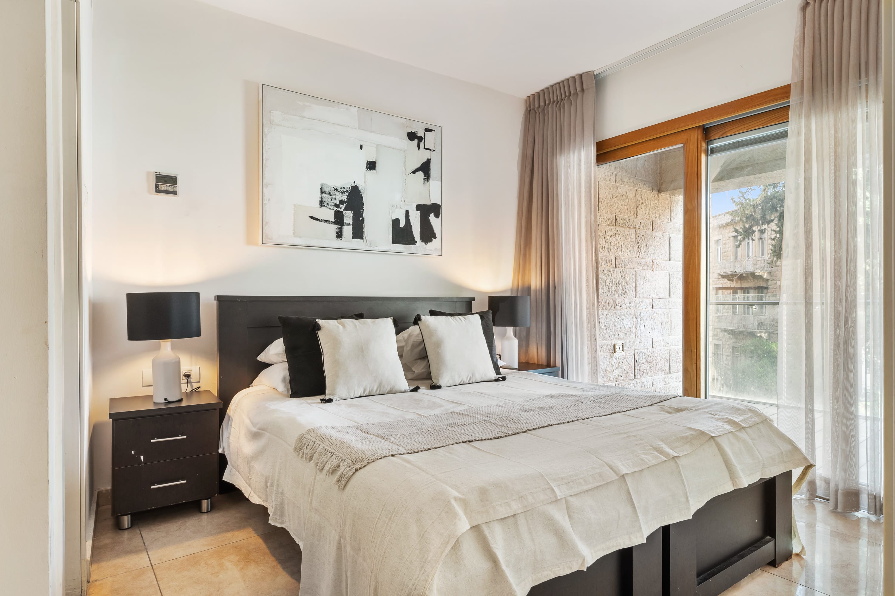 King David Residence Luxury 3 Bedroom, Unit 404 – Pool, Gym & Parking, Mamilla Jerusalem photo 4