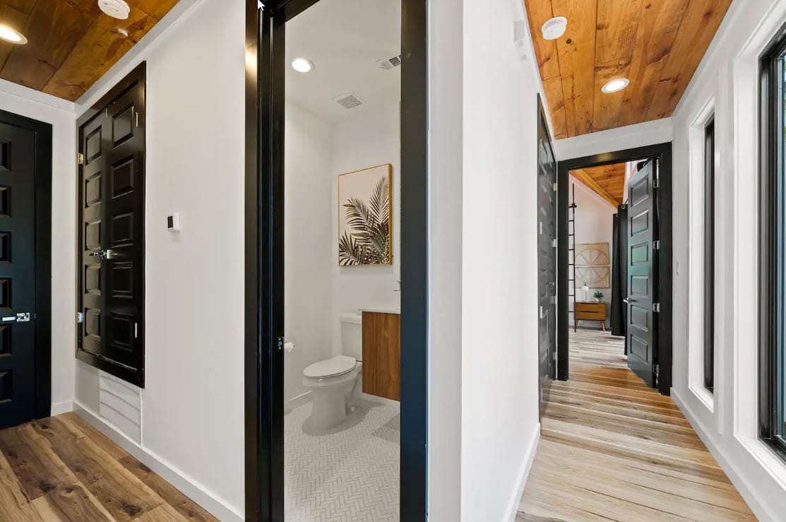 Entertainment Cabin Retreat, Spa Games & Play Zone