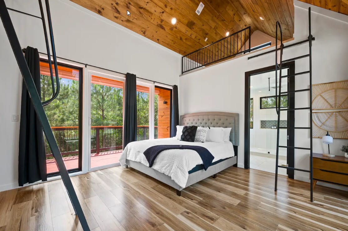 Entertainment Cabin Retreat, Spa Games & Play Zone
