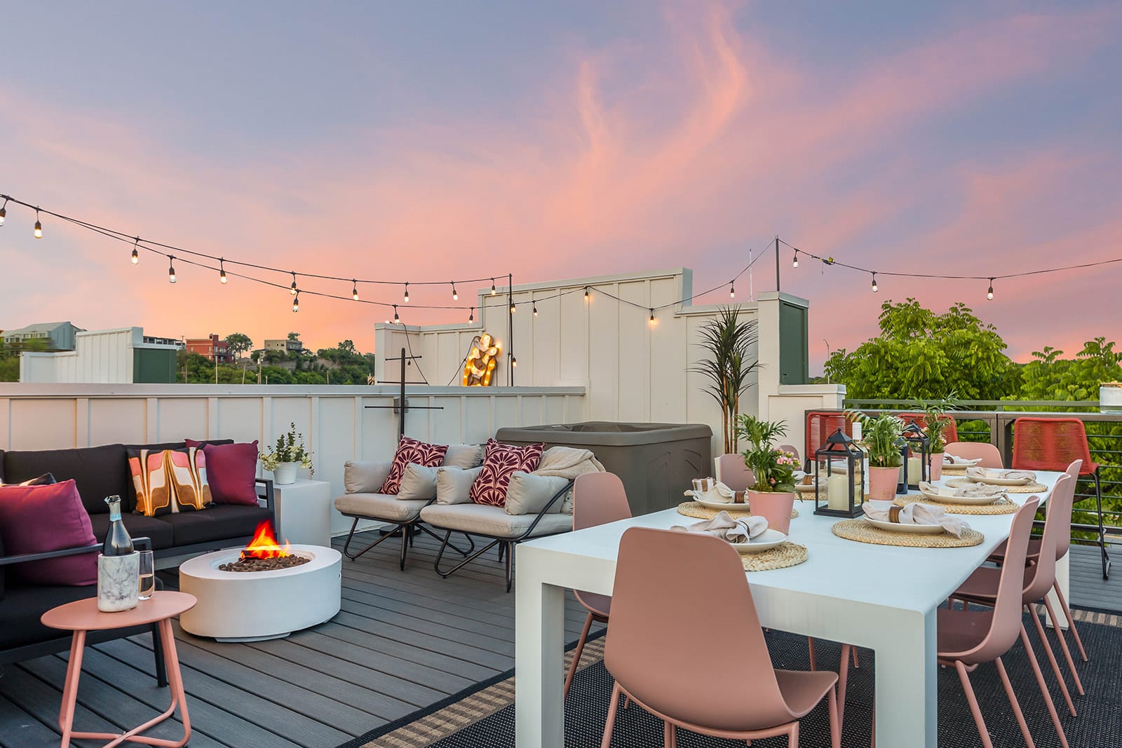 Bourbon & Bubbles - Rooftop Hot Tub & Speakeasy — Nashville, TN — vacation rental