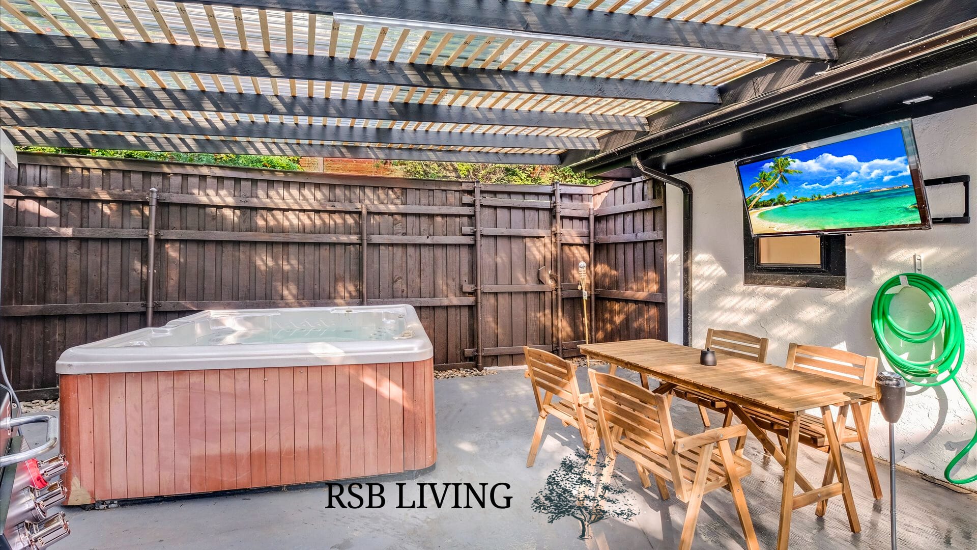 Superior 4BR/2B Home with Hot Tub & Grill