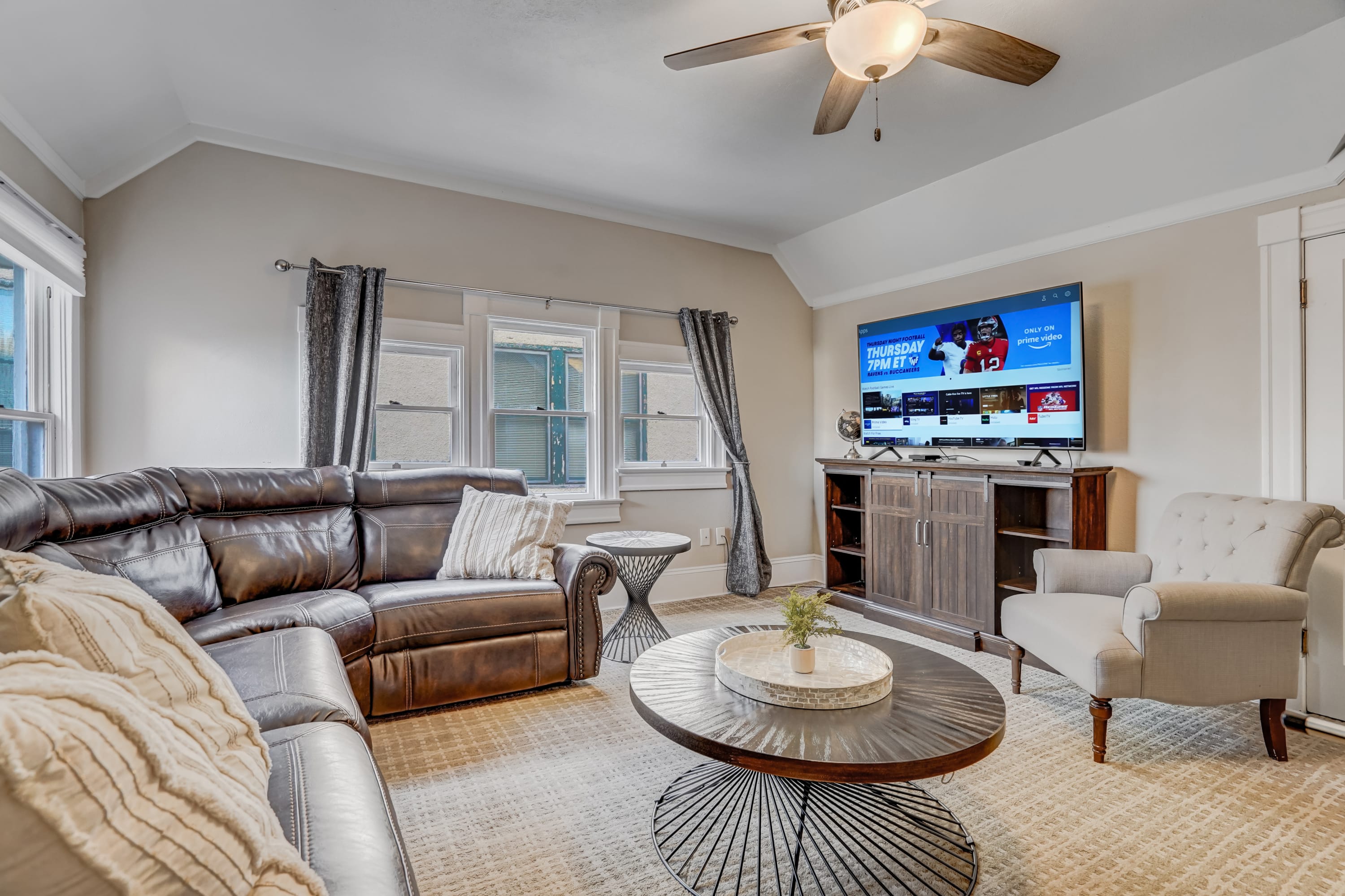 Crescent Penthouse! Holiday Home w Hot Tub & Golf β Colorado Springs, CO β vacation rental