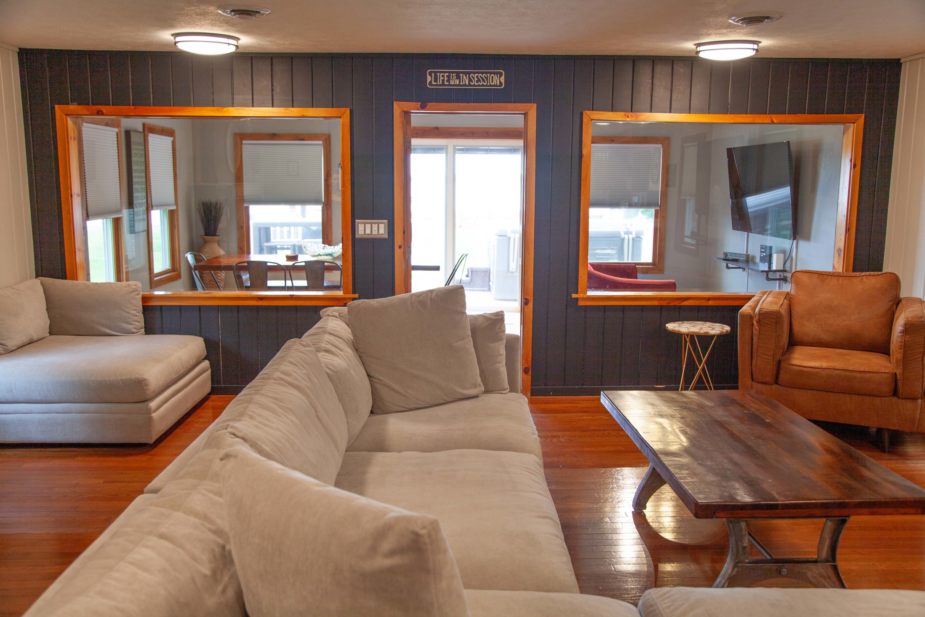 Lakefront House w/ Hot Tub & Game Rooms - Picture 20