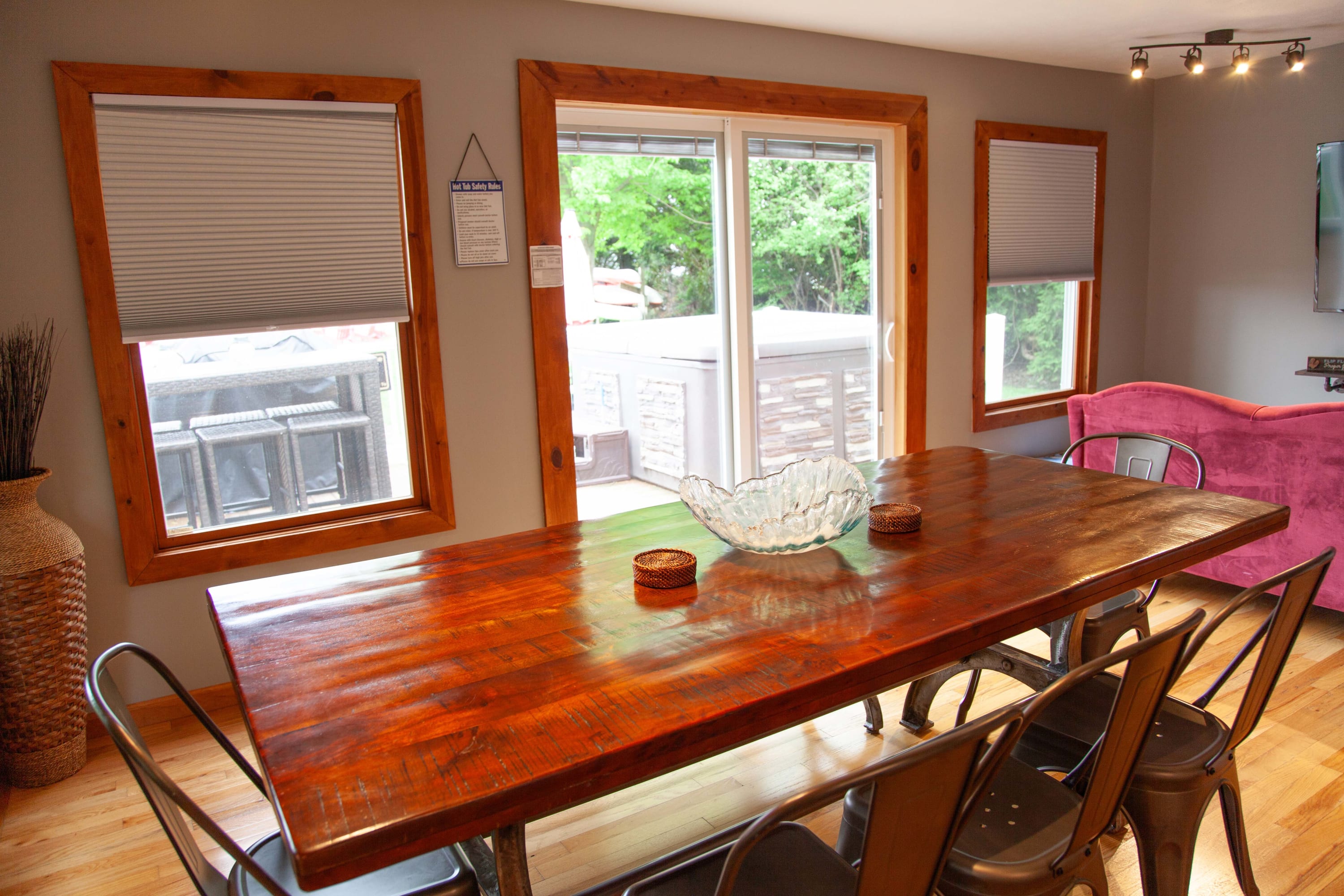 Lakefront House w/ Hot Tub & Game Rooms - Picture 19