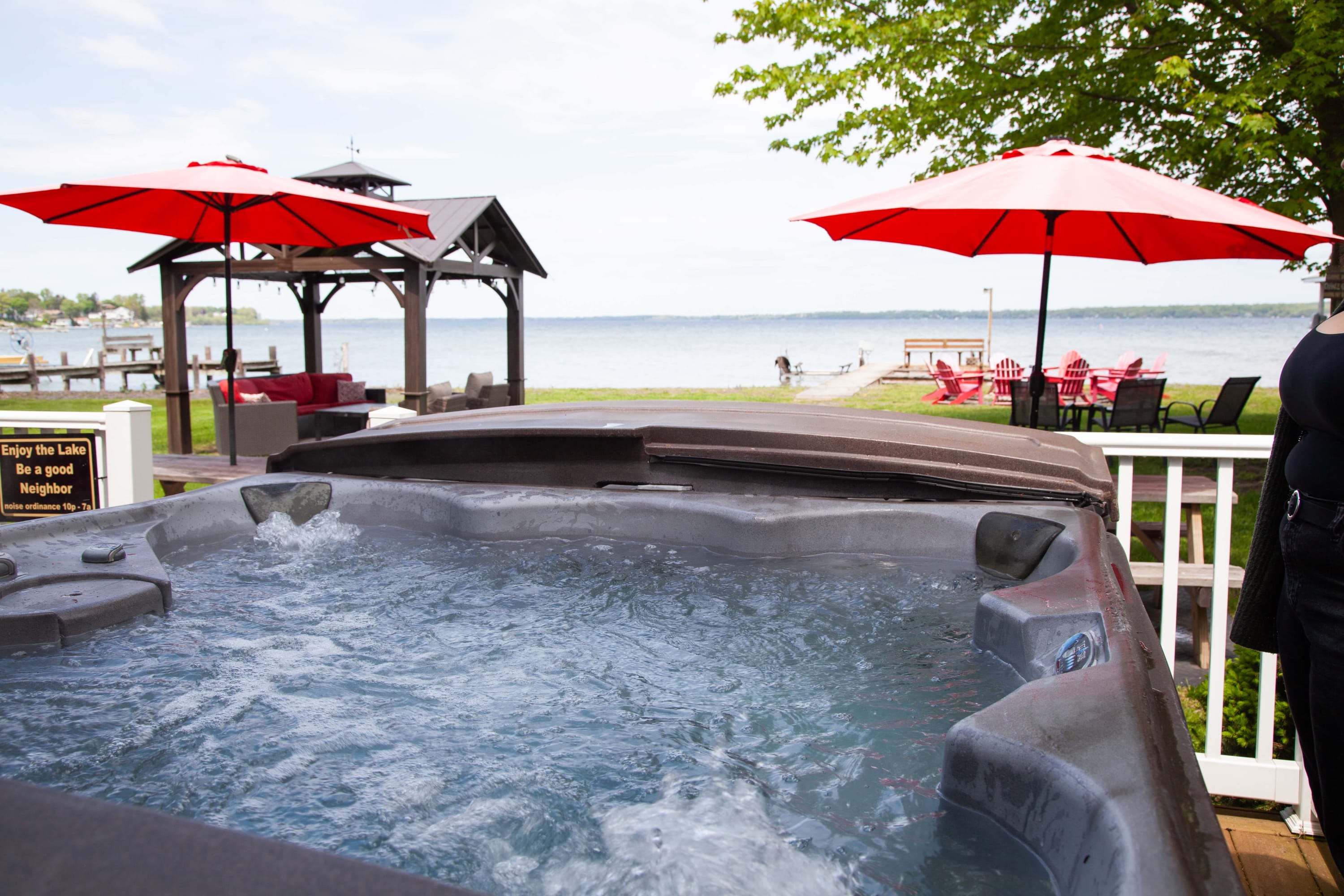 Lakefront House w/ Hot Tub & Game Rooms - Picture 1