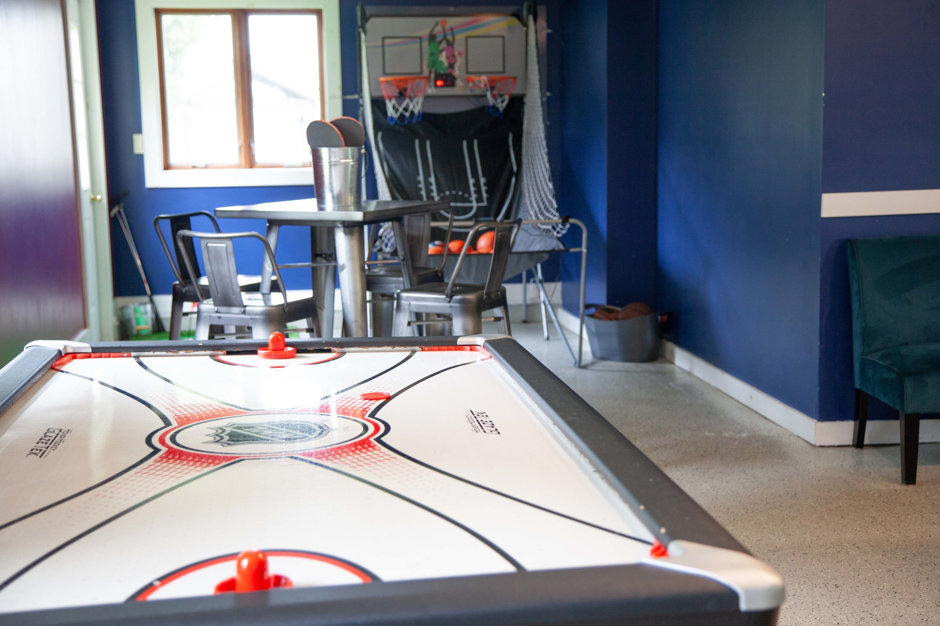 Lakefront House w/ Hot Tub & Game Rooms - Picture 8