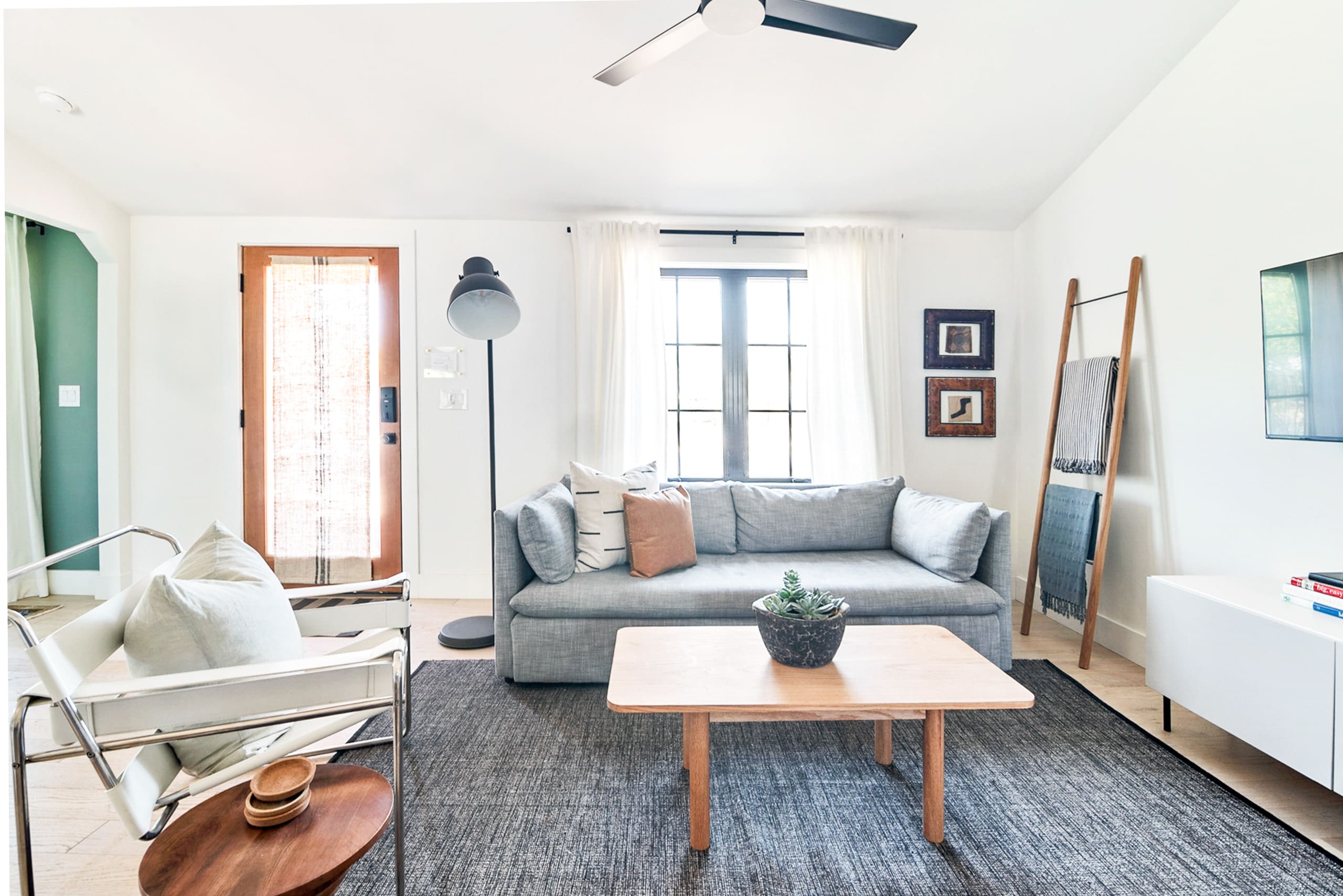 The Cape - Guesthouse & Backhouse — Fredericksburg, TX — vacation rental