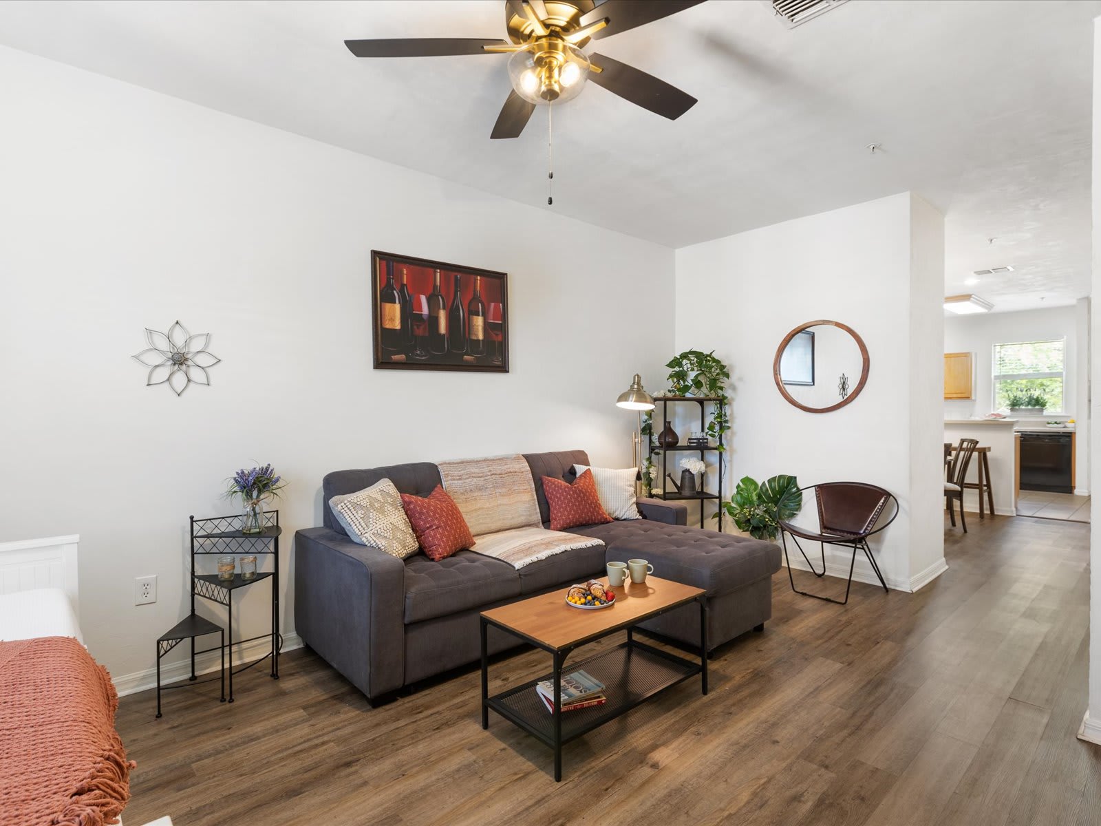 The Landing at Oaks | Full Kitchen • Near I75 — Gainesville, FL — vacation rental
