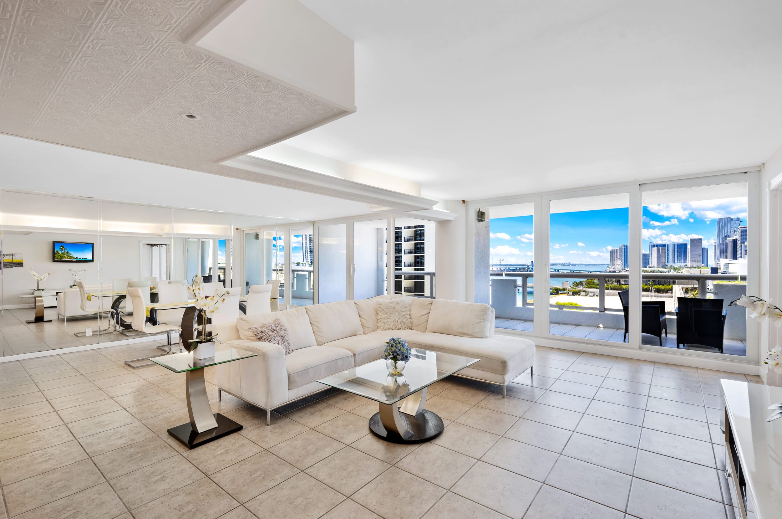 Spacious & Flexible | Private Balcony | StayCozy