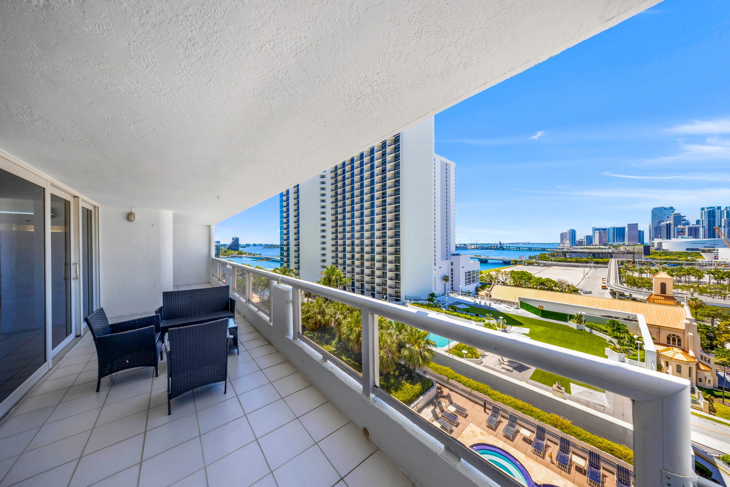 Spacious & Flexible | Private Balcony | StayCozy