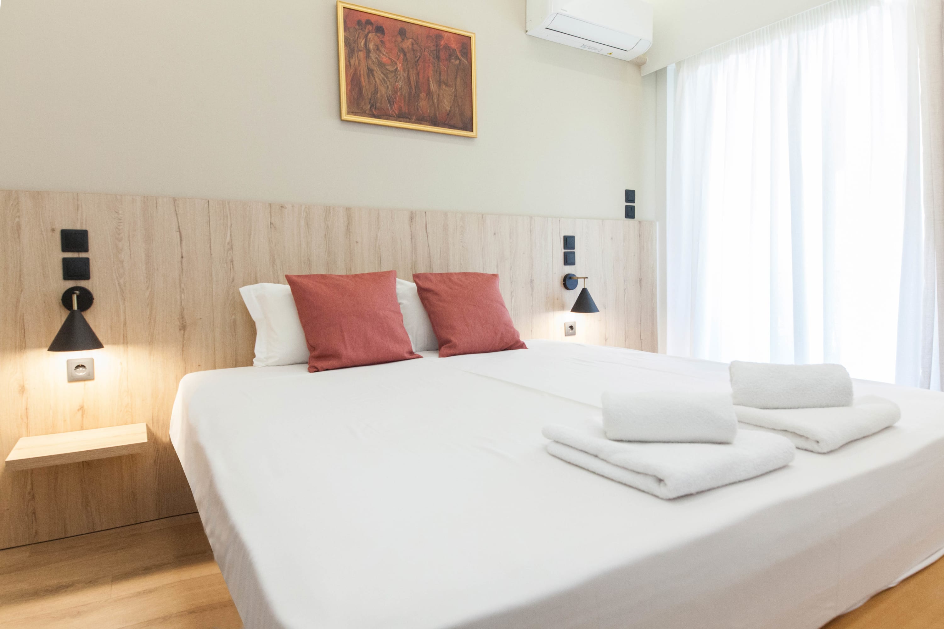 Acropolis View Modern Deluxe Suite with Balcony in Athens — photo 3