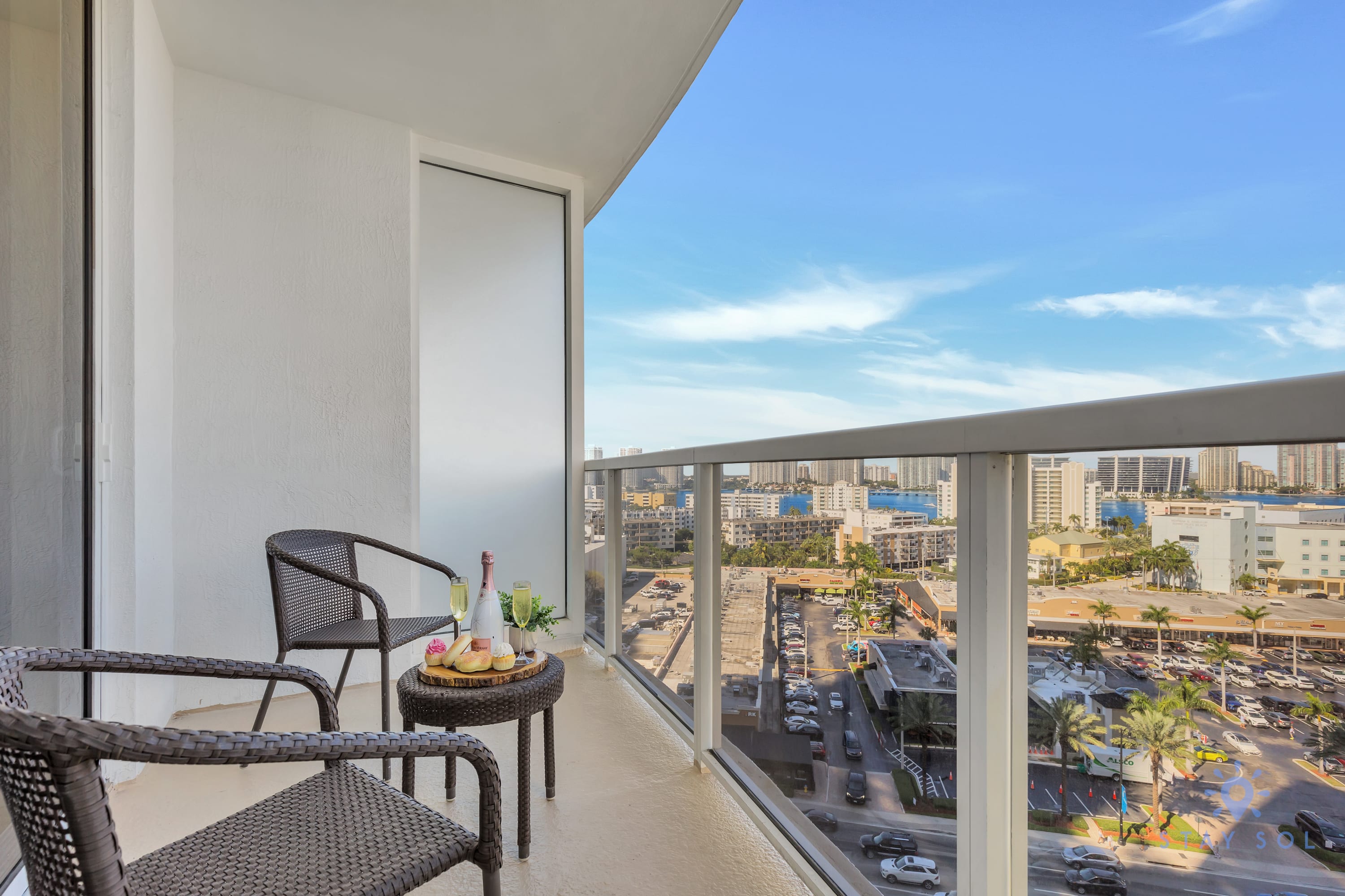Beautiful Studio w/Private Balcony + Amazing Pool — Sunny Isles Beach, FL — vacation rental