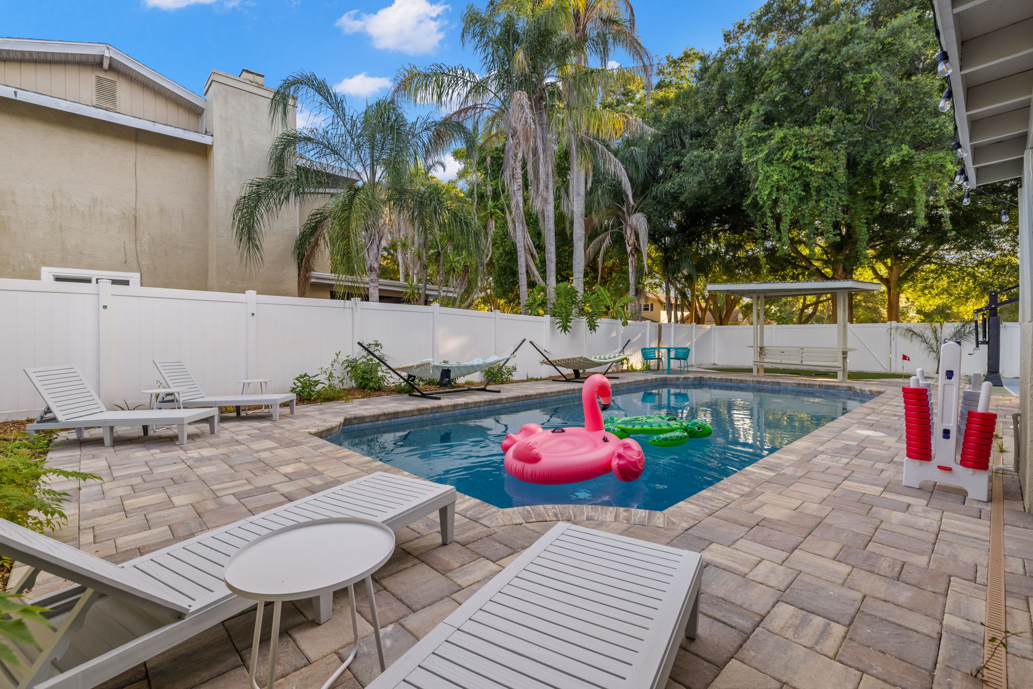 Hot Tub ~ Sportscourt ~ Game Room ~ 5 min to Beach! — Seminole, FL — vacation rental