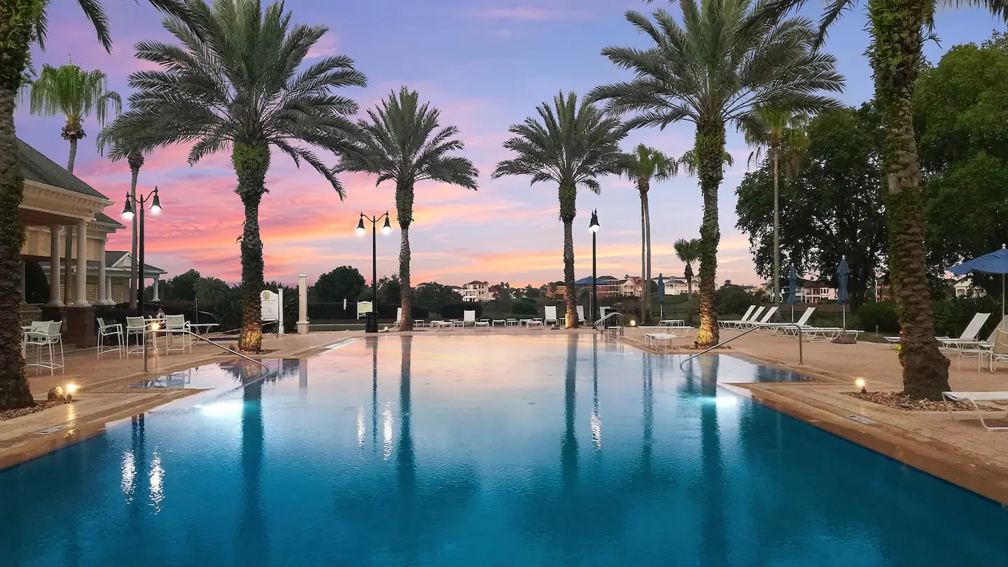 Golf Course, Pool, Covered Patio! 6MI to Disney