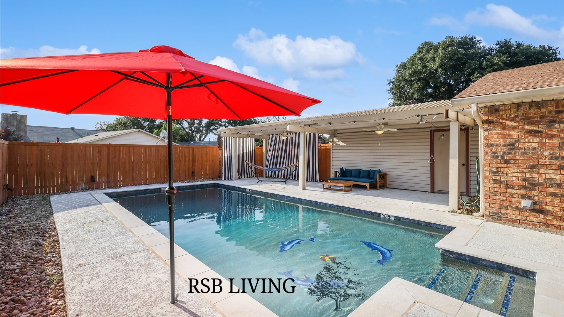 Spectacular 4BR/2.5B Home with Pool and Grill