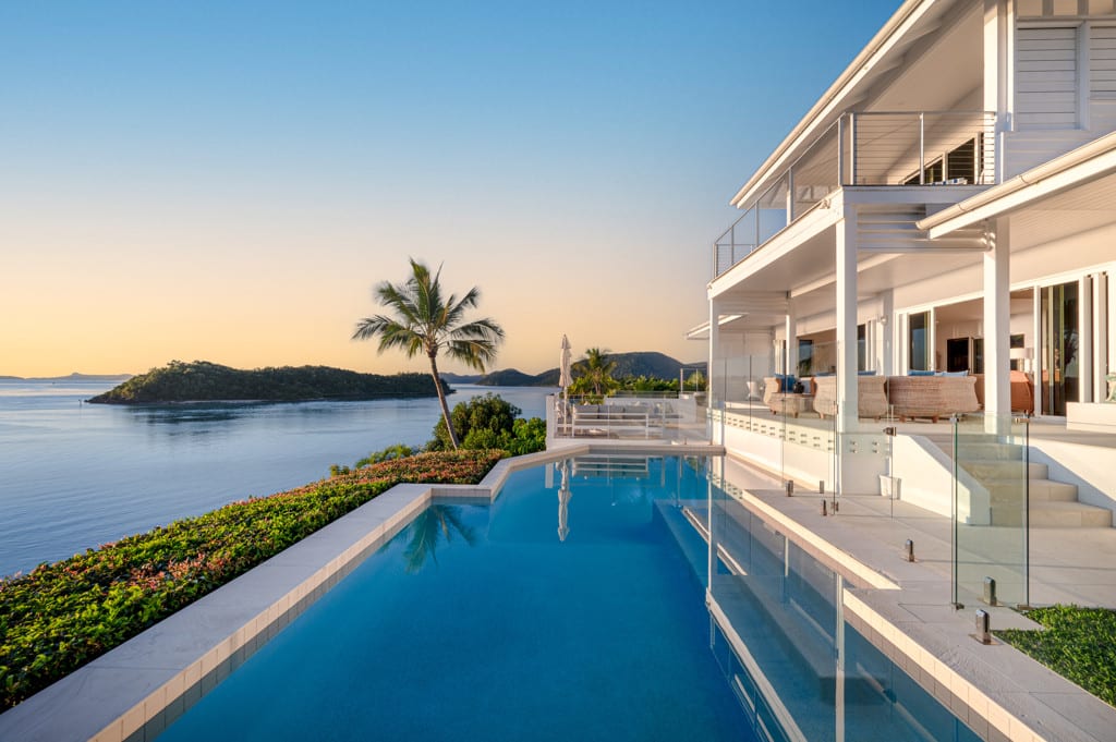 'Vue de Bleu' Luxury Whitsunday Retreat — Shute Harbour, Queensland — vacation rental
