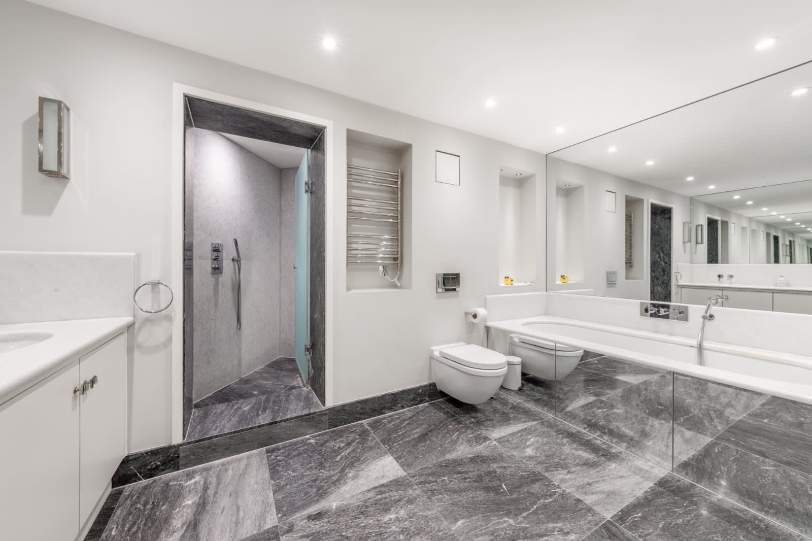 Elegant Knightsbridge Apartment near Harrods in Hans Place SW1X 0JY - Property image 14 - VivreStays