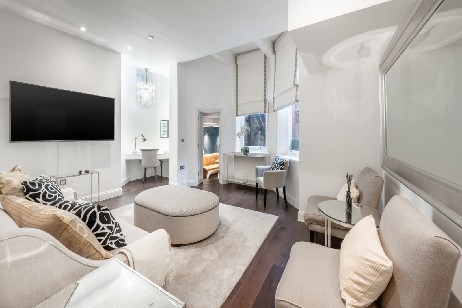 Elegant Knightsbridge Apartment near Harrods in Hans Place SW1X 0JY - Property image 17 - VivreStays