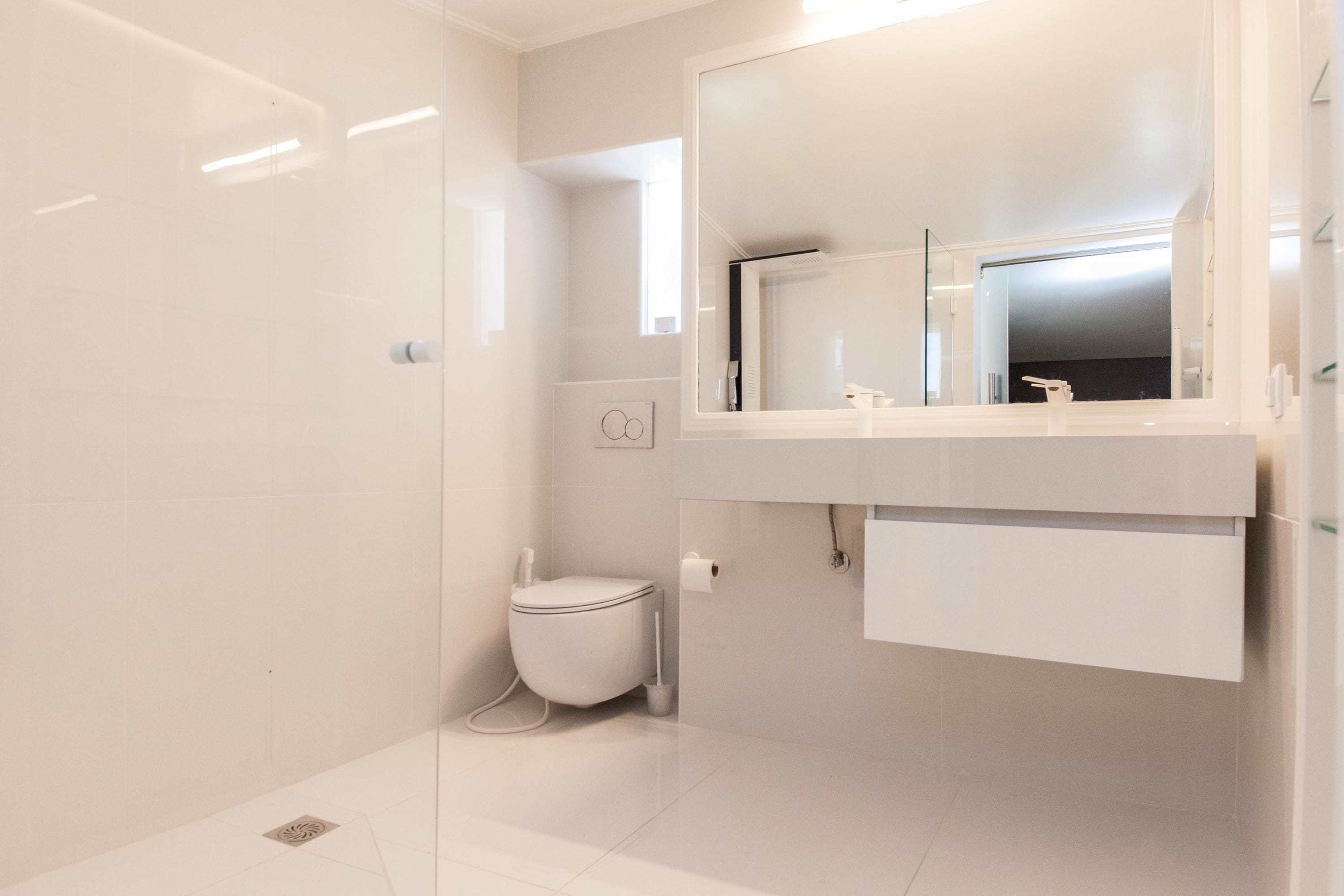 Marousi 2 Bd Modern Luxury Living with Shared Pool in Athens — photo 4