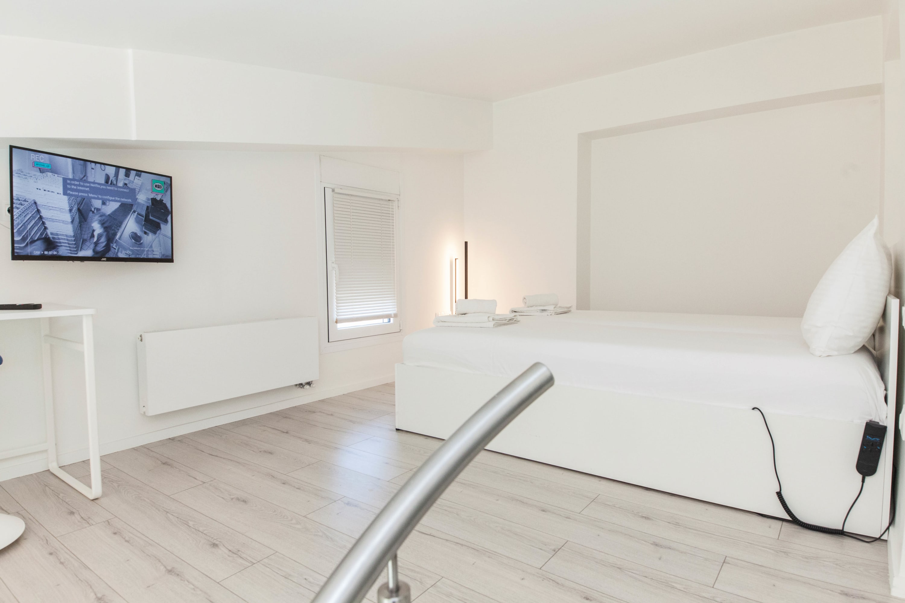 Marousi 2 Bd Modern Luxury Living with Shared Pool in Athens — photo 3