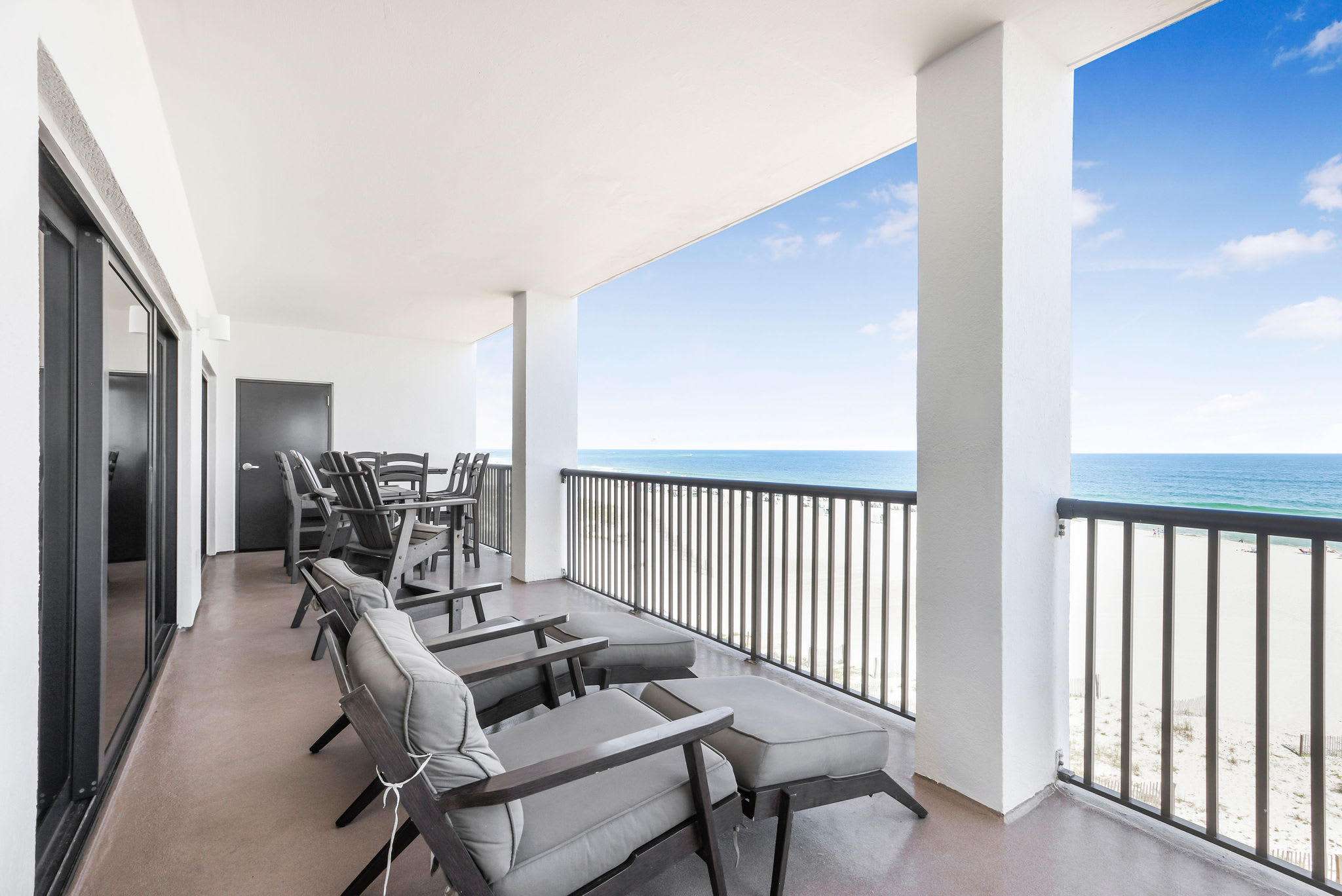 Palms 404- 4th Floor, Corner-unit, Beachfront, 3 BEDROOMS, 3 baths, sleeps 8 — Orange Beach, AL — vacation rental