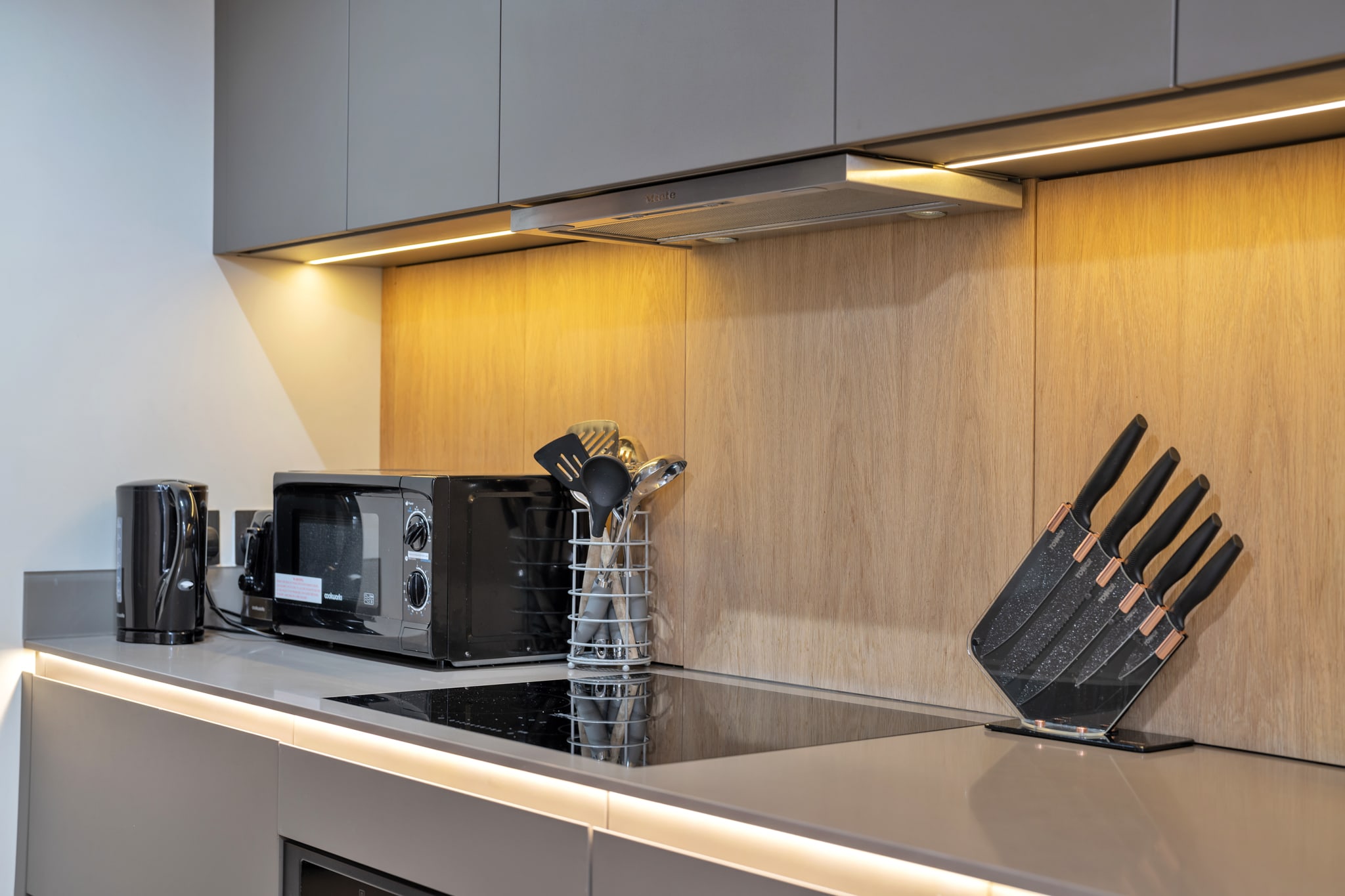 View Deluxe 1-bedroom apartment behind Harrods w/AC in 24 Hans Place SW1X 0JY Deluxe 1-bedroom apartment behind Harrods w/AC in 24 Hans Place SW1X 0JY - Property image 3 - VivreStays