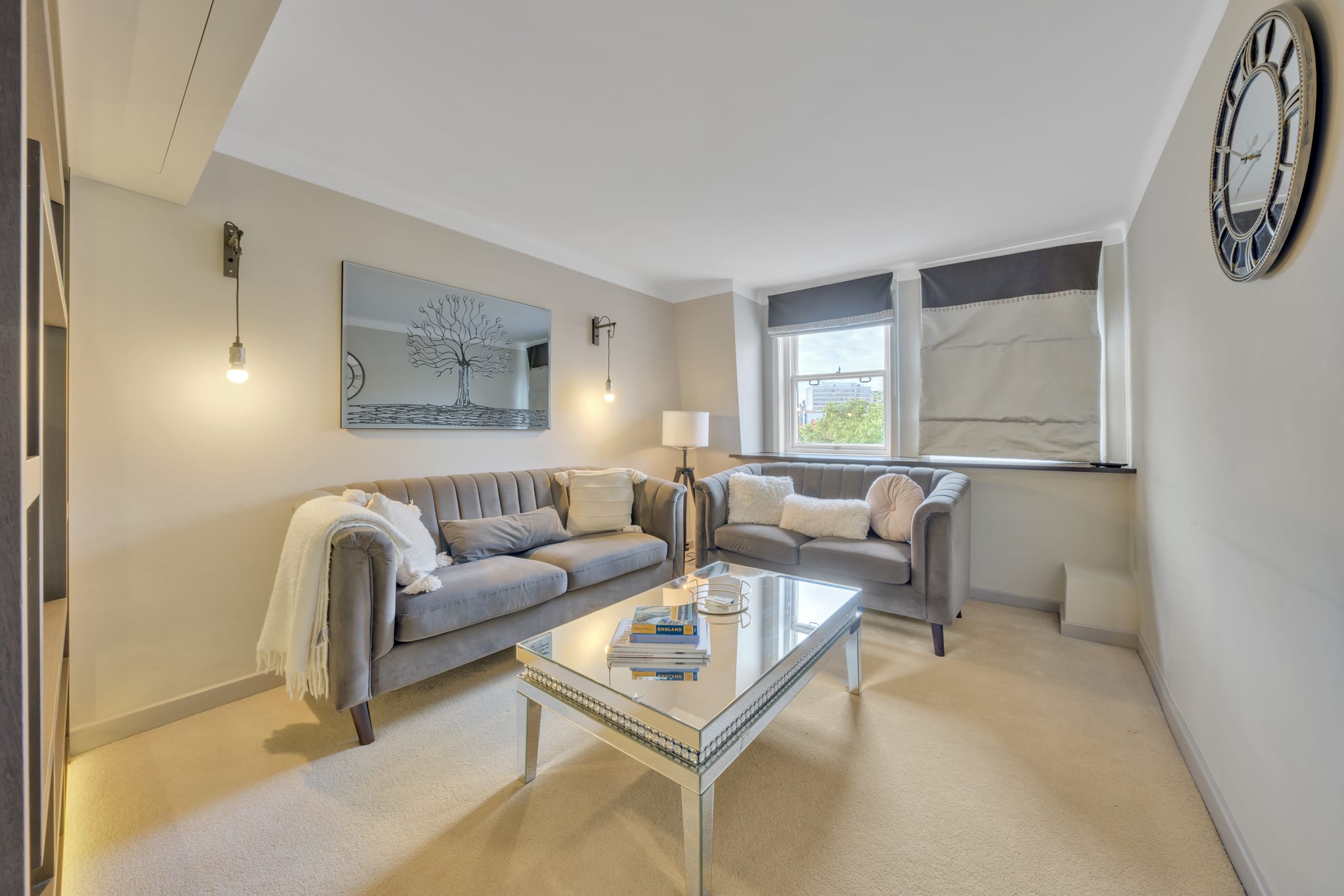 View Deluxe 1-bedroom apartment behind Harrods w/AC in 24 Hans Place SW1X 0JY Deluxe 1-bedroom apartment behind Harrods w/AC in 24 Hans Place SW1X 0JY - Property image 17 - VivreStays