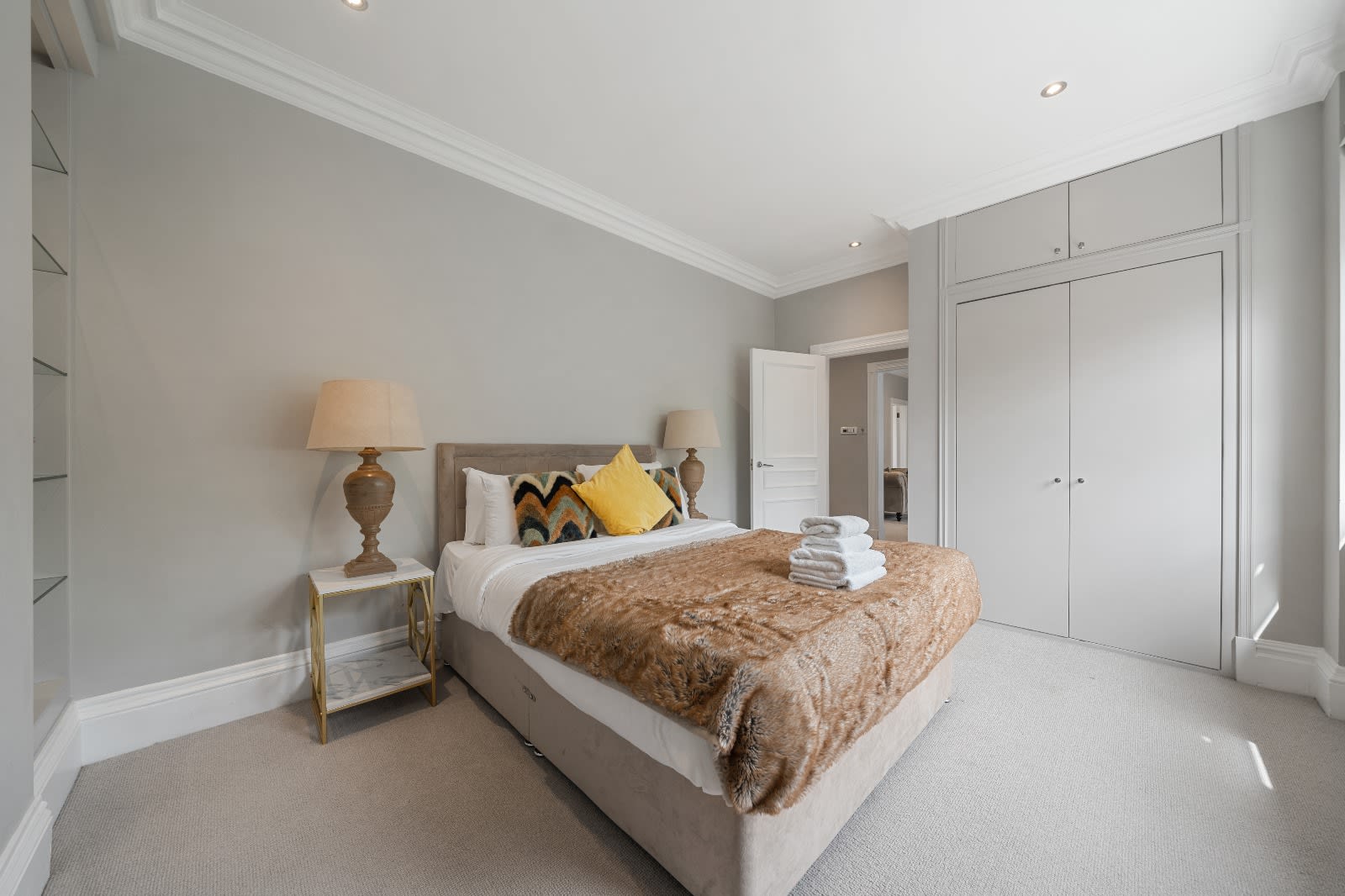 Modern Knightsbridge Apartment Near Harrods in Hans Place SW1X 0JY - Property image 6 - VivreStays