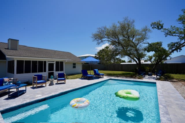 Heated Pool Southern Mermaid Cottage Pet Friendly - Picture 1