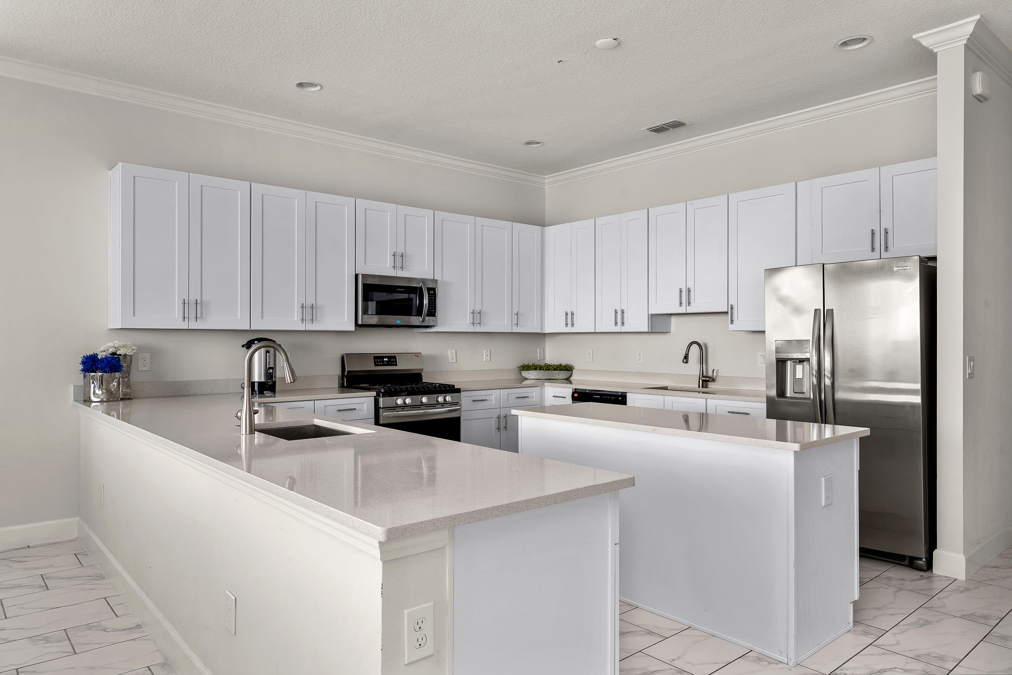 Brand NEW Eden Gardens Community! Luxury KOSHER Villa-w/ Heated Pool! + 12 MI to Disney!