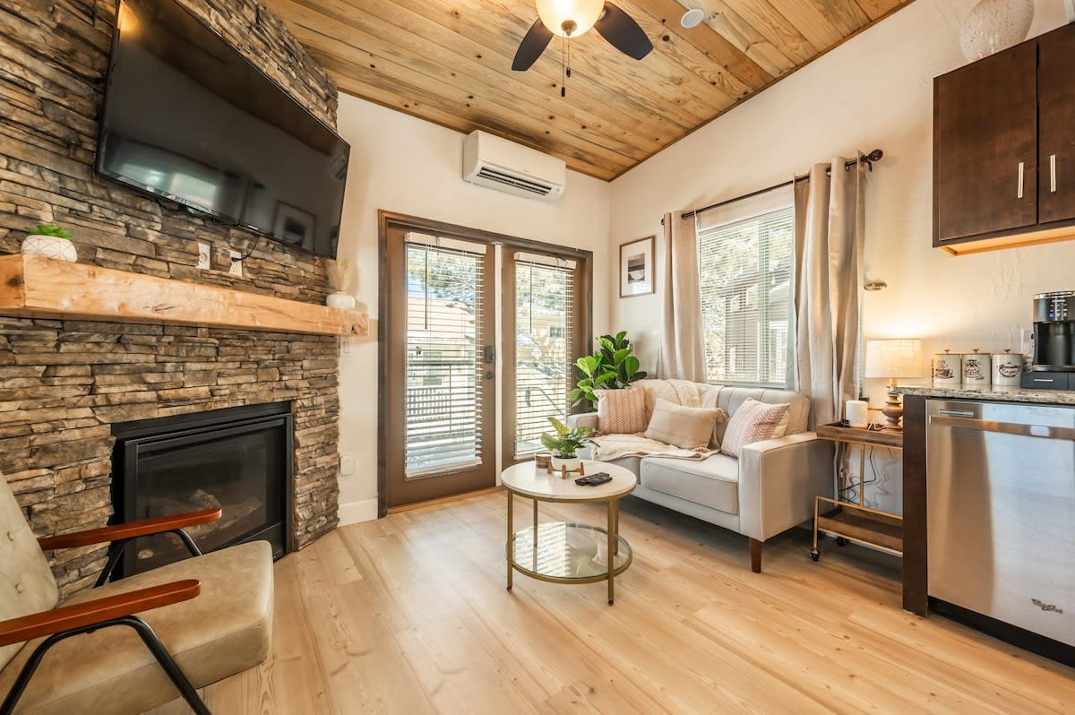 Pikes Peak Boutique Retreat exterior