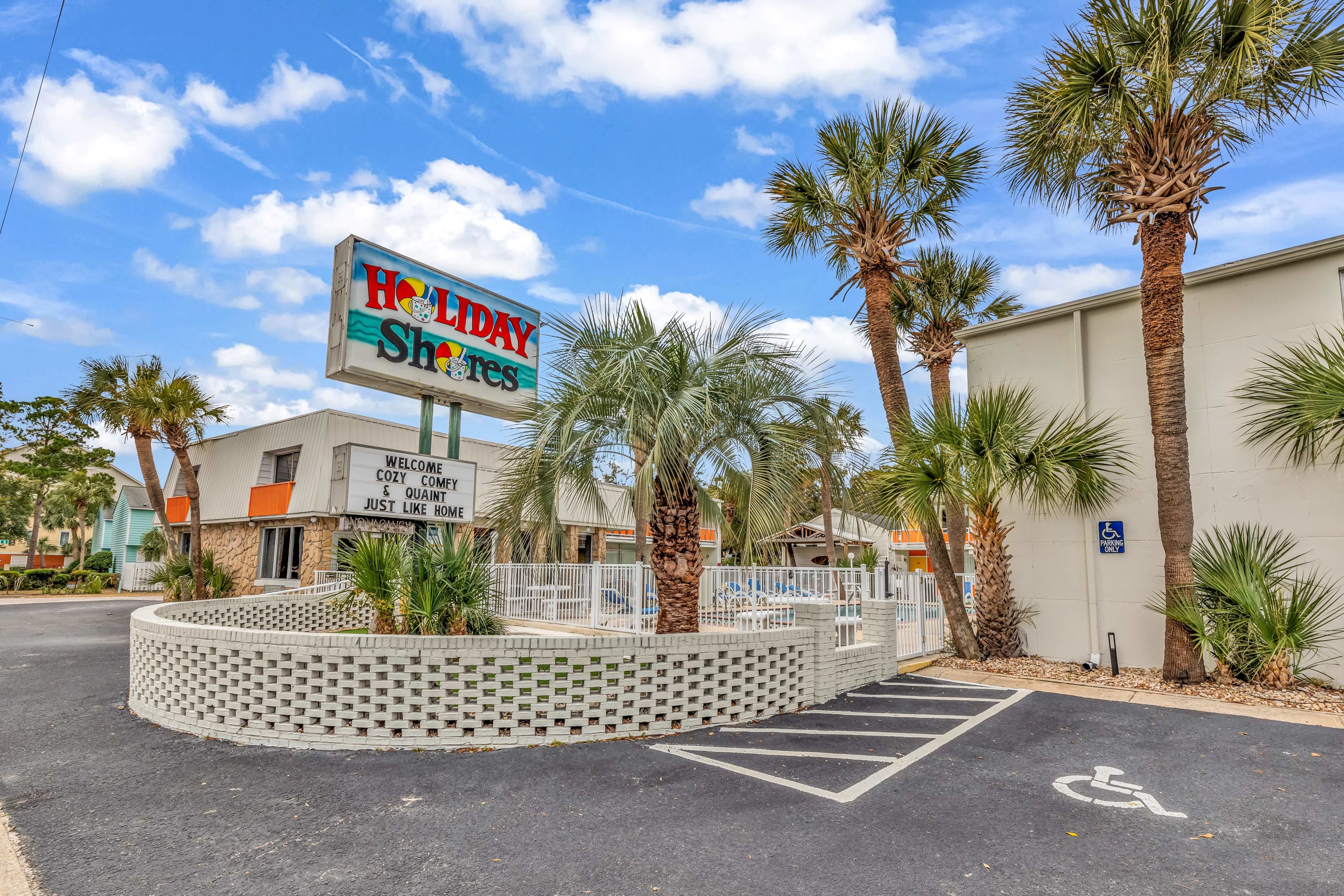 Holiday Shores King Suite 214 | Photo 7