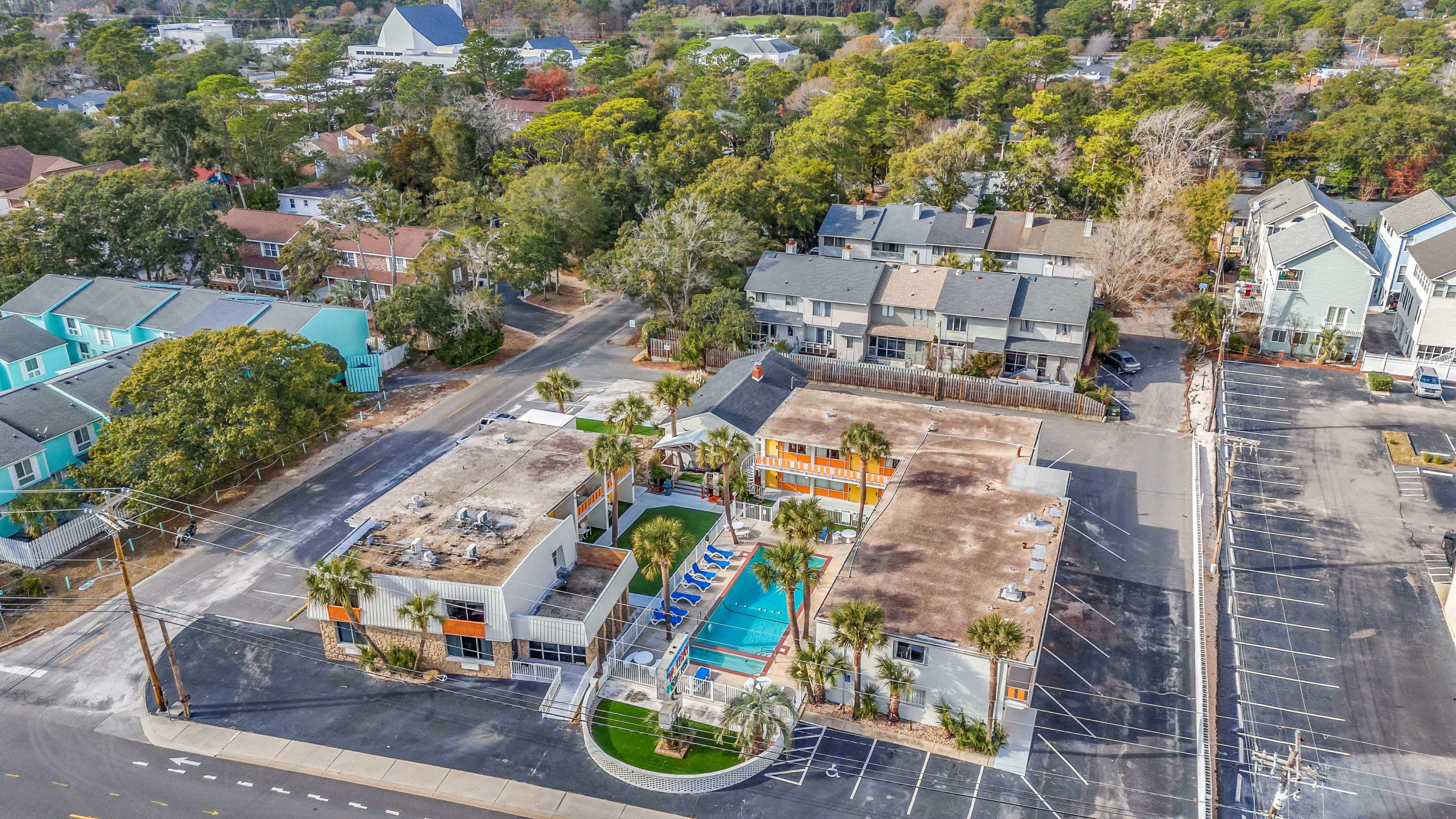 Holiday Shores Queen Suite | Photo 8