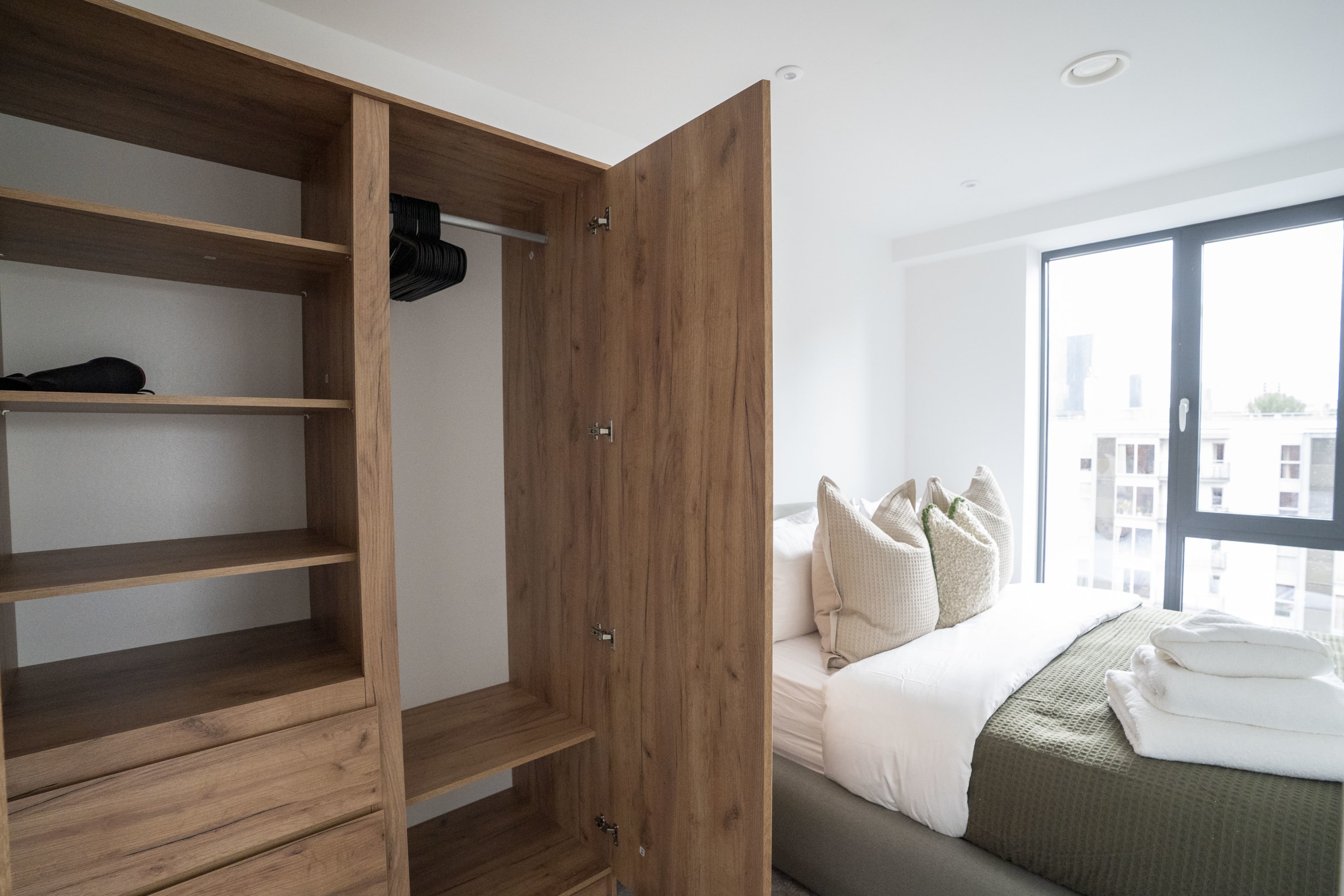 Organika Suite & 2BR Luxury w/ Skyline Views & Gym Access!