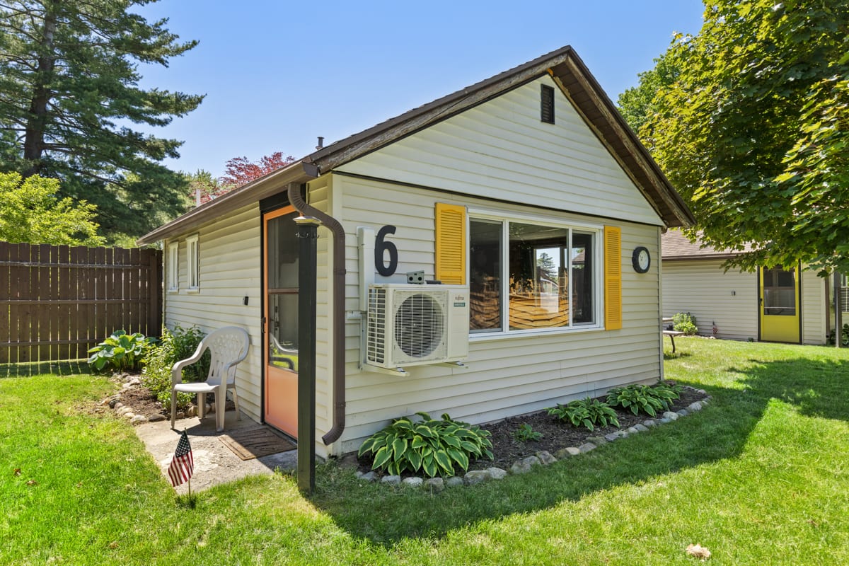 Chippewa Bluffs Resort - 2BR 2BA Cabins - Photo 1