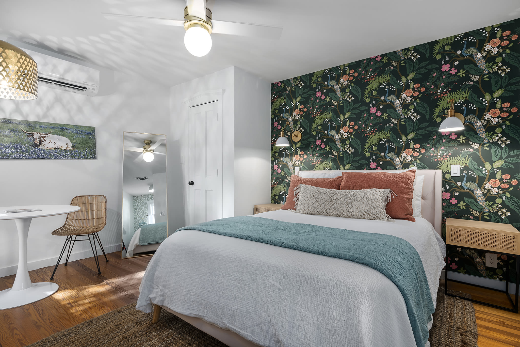 Stonewall Bungalow 2 - Sleeps 2 — Stonewall, TX — vacation rental