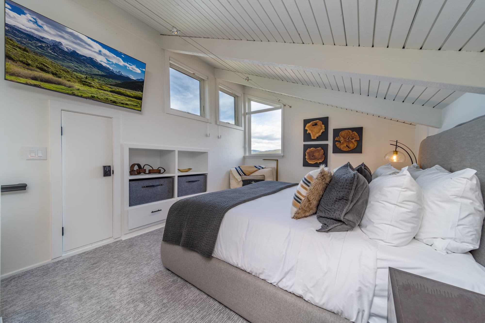 Renovated 3BR, 3BA Snowmass Condo 2
