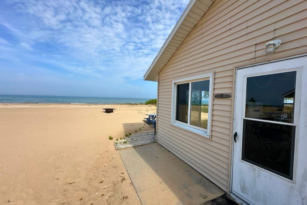 Cozy cabin on the beach of Lake Huron! - Foto 1