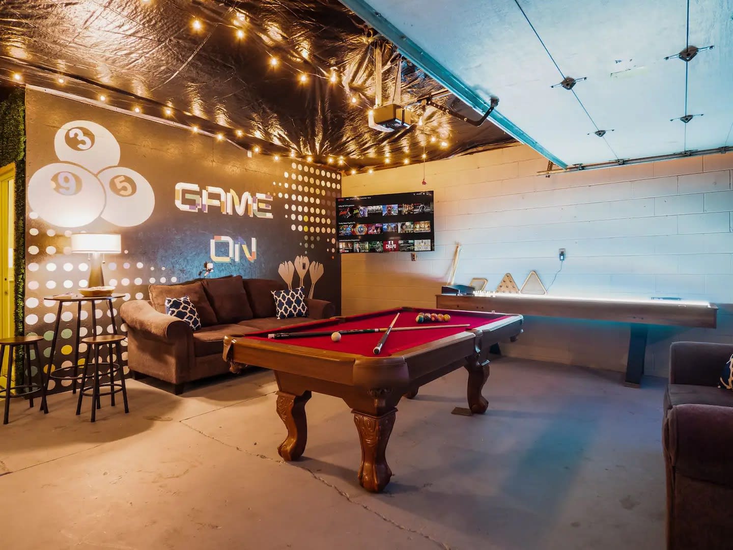 Fun upscale oasis w/hot tub near OSU & Short North