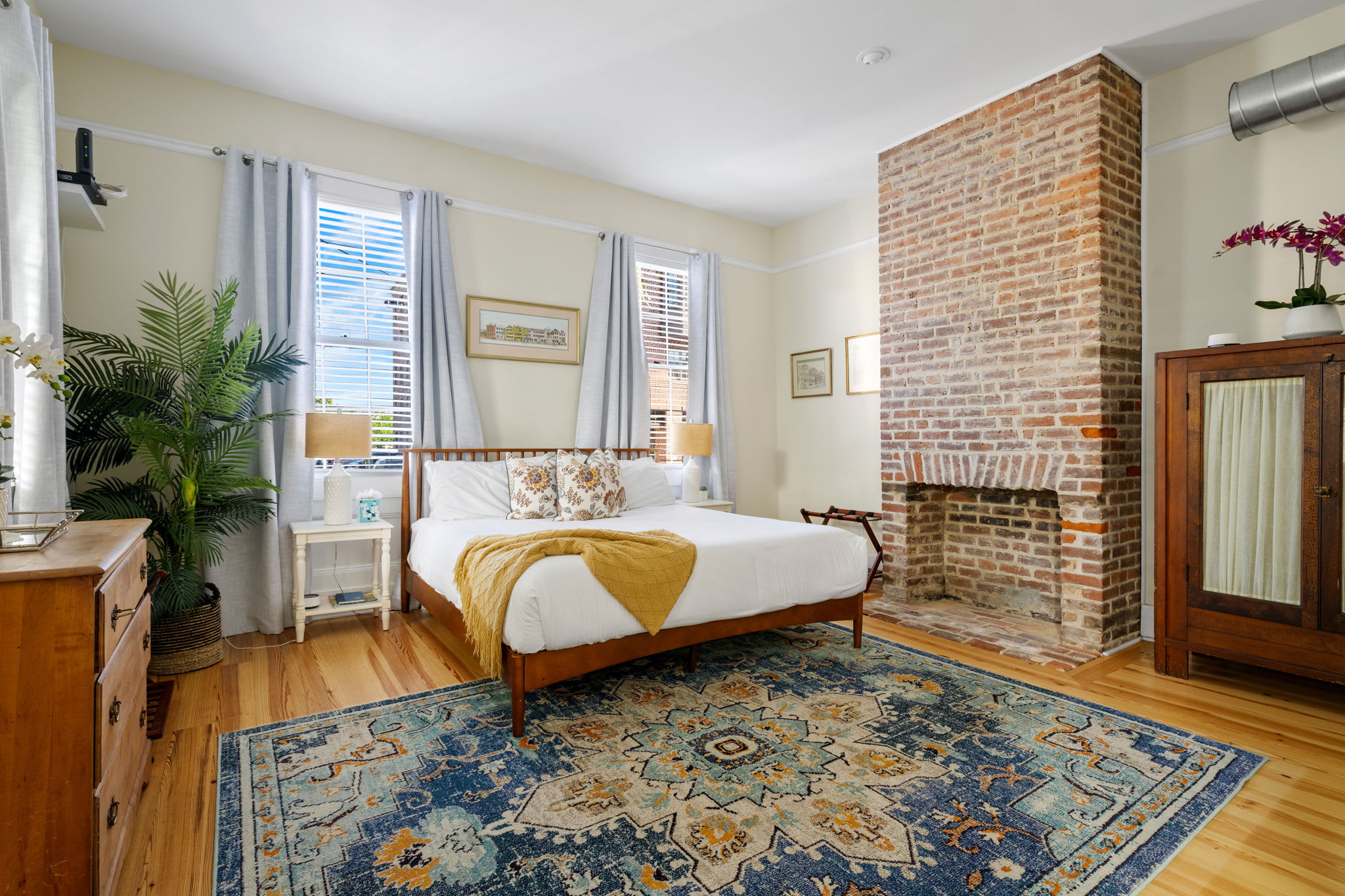 Historic Downtown Home Steps to King Street — Charleston, SC — vacation rental