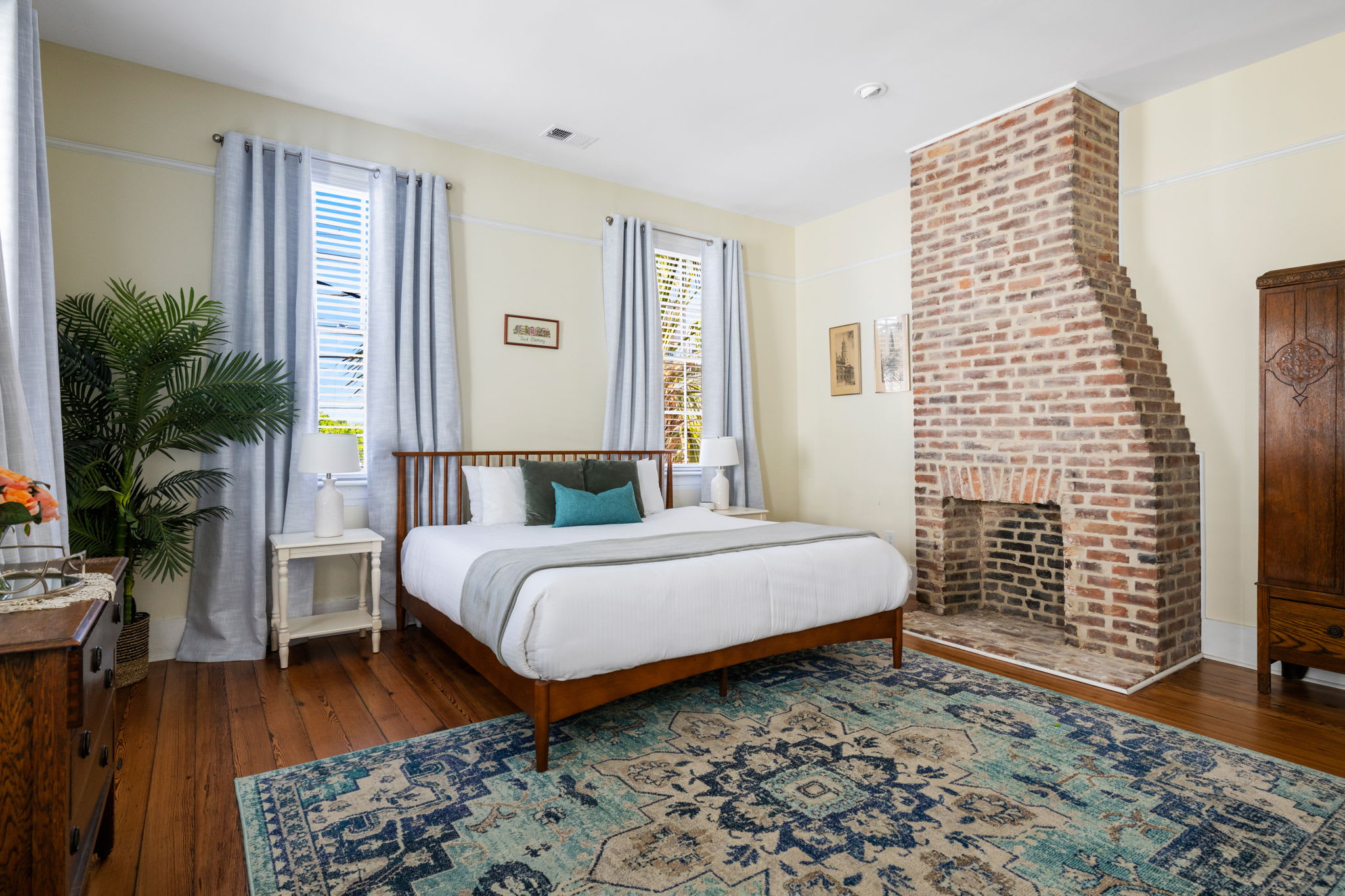 Charleston Condo Steps to King St Sleeps 8! — Charleston, SC — vacation rental