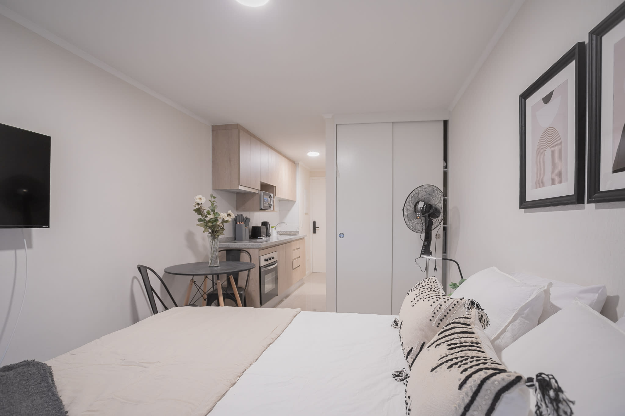 Cozy studio apartment with modern amenities, perfect for short or long stays in the heart of the city.