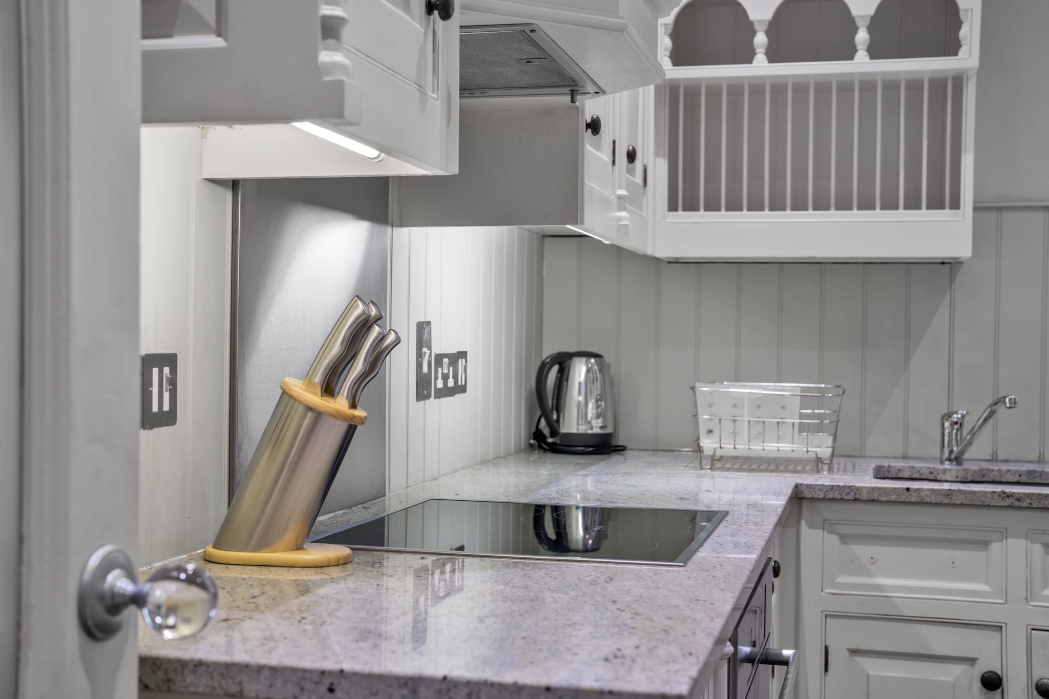 Cosy One Bedroom Behind Harrods in Hans Place SW1X 0JY - Property image 17 - VivreStays
